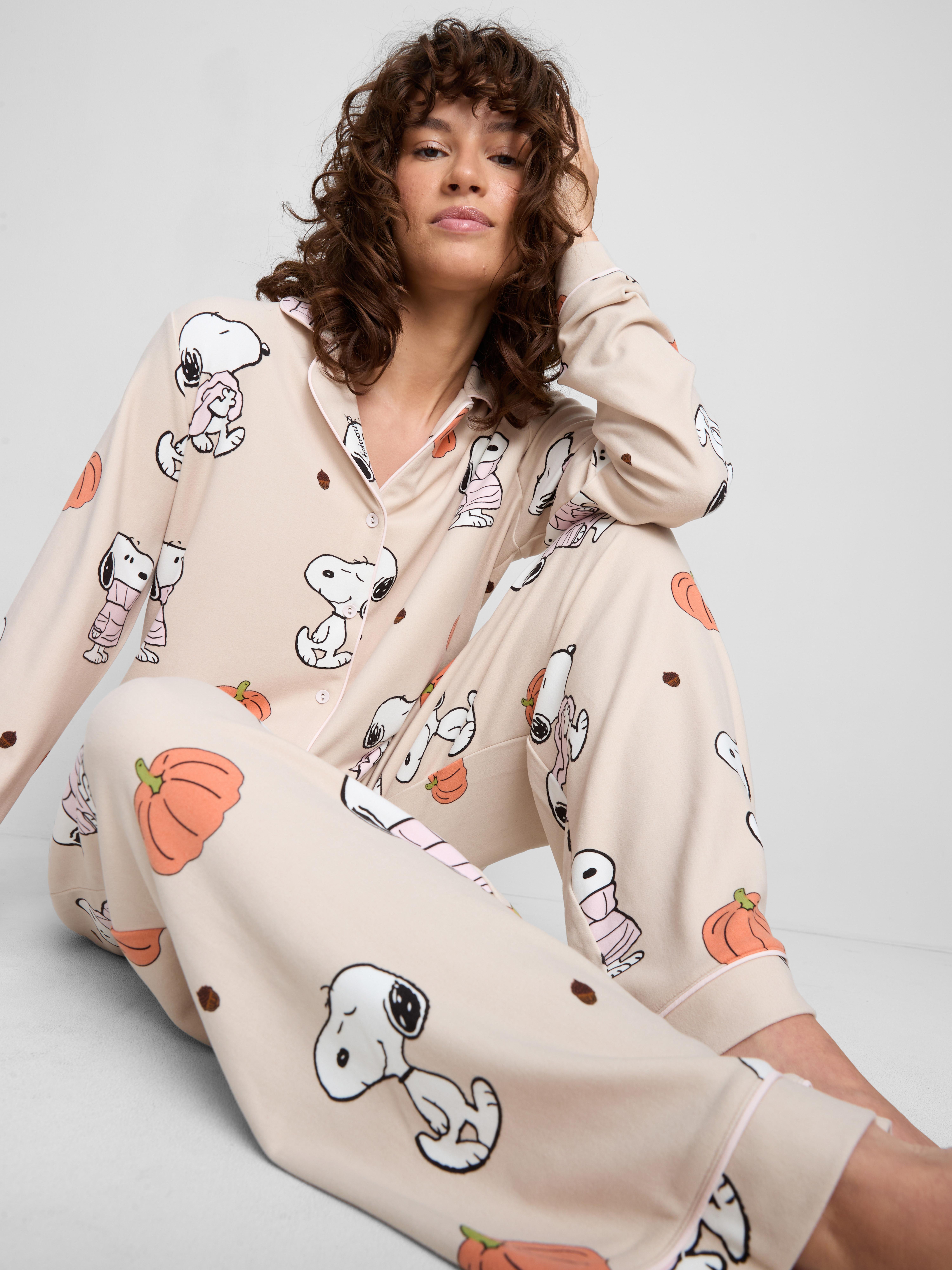 Snoopy Mink-Like Graphic Boyfriend Pajamas