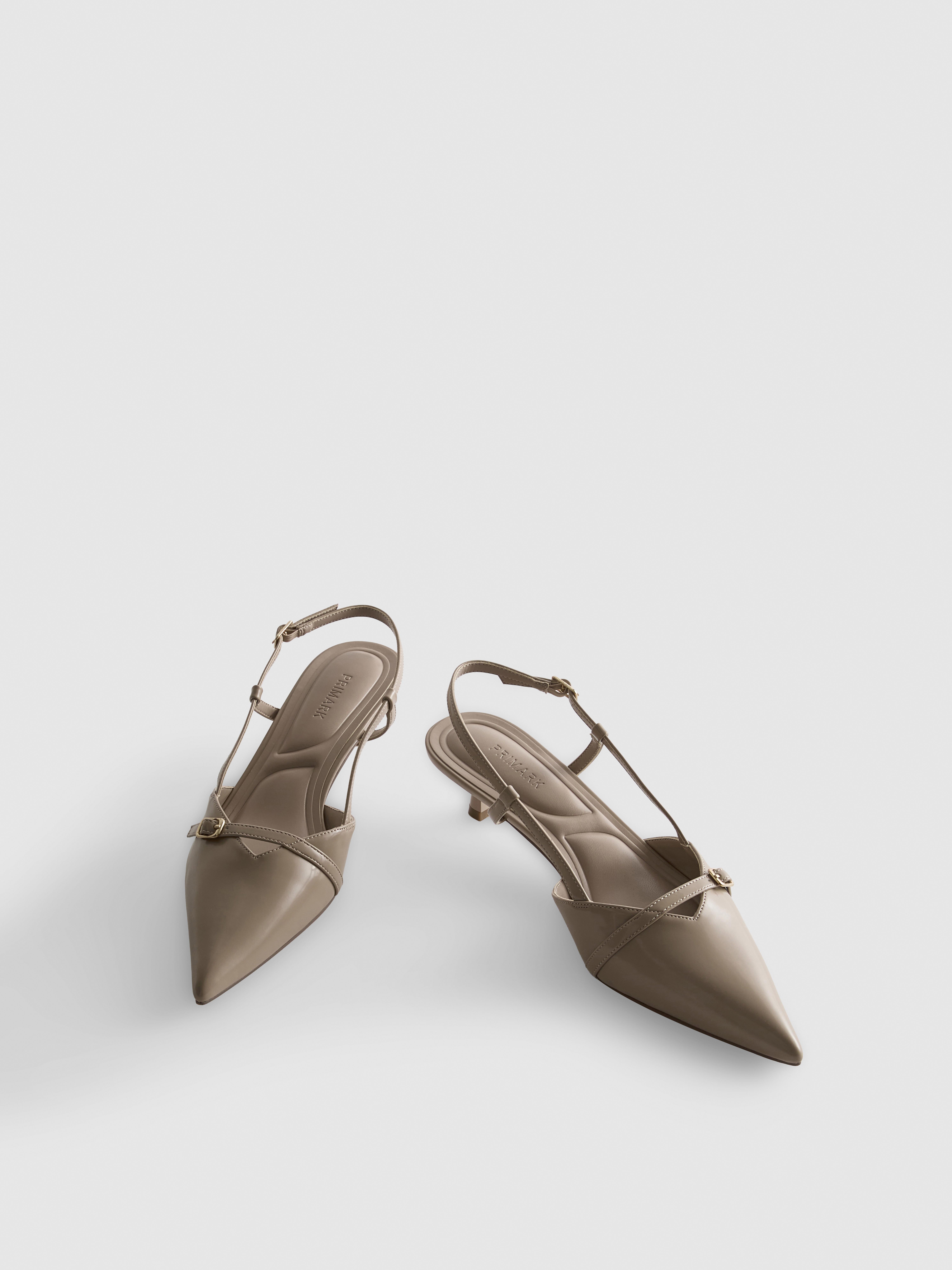 Scarpe con tacco a rocchetto e fibbia