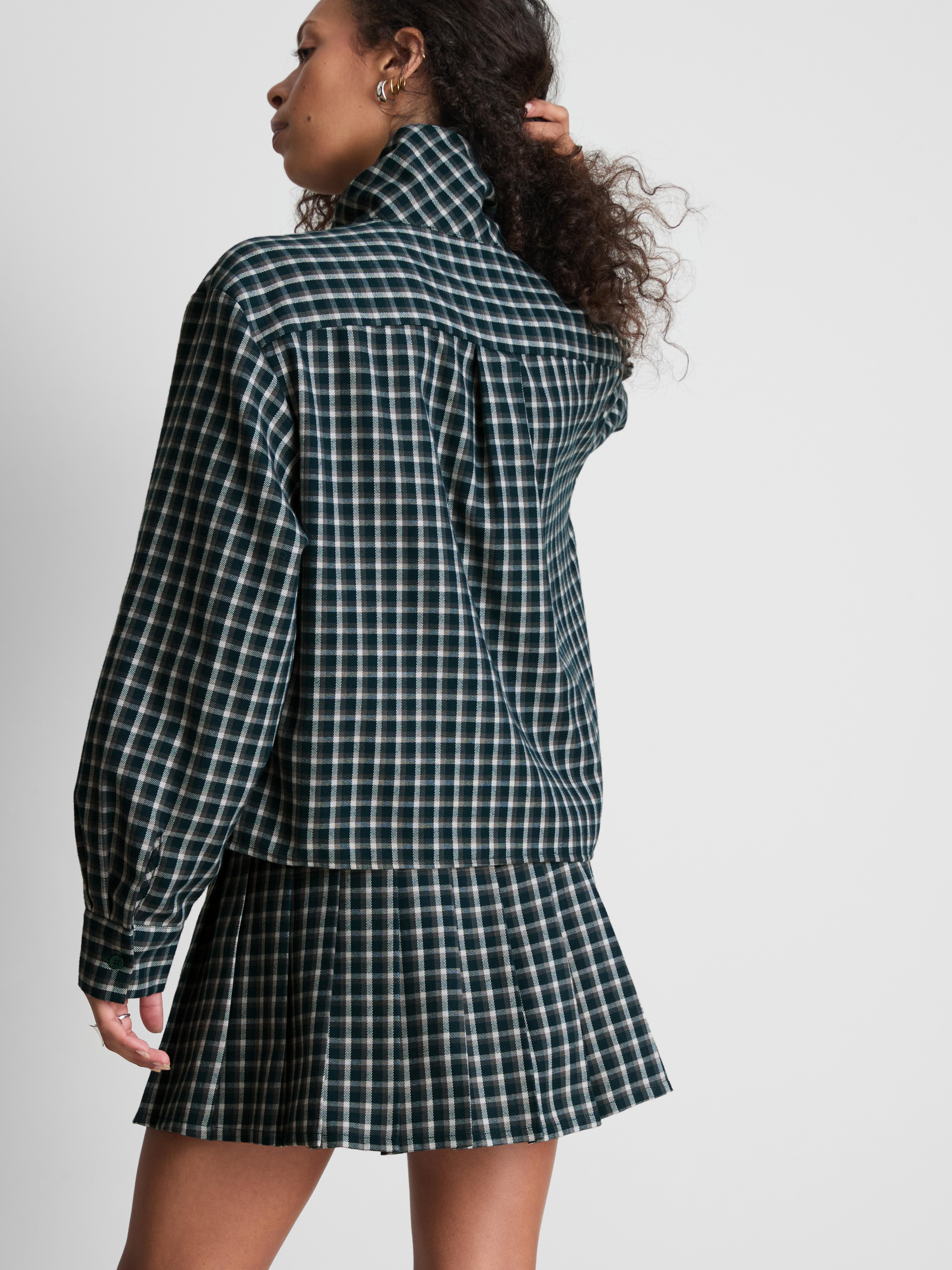 Camisa de corbata a cuadros de Paula Echevarría