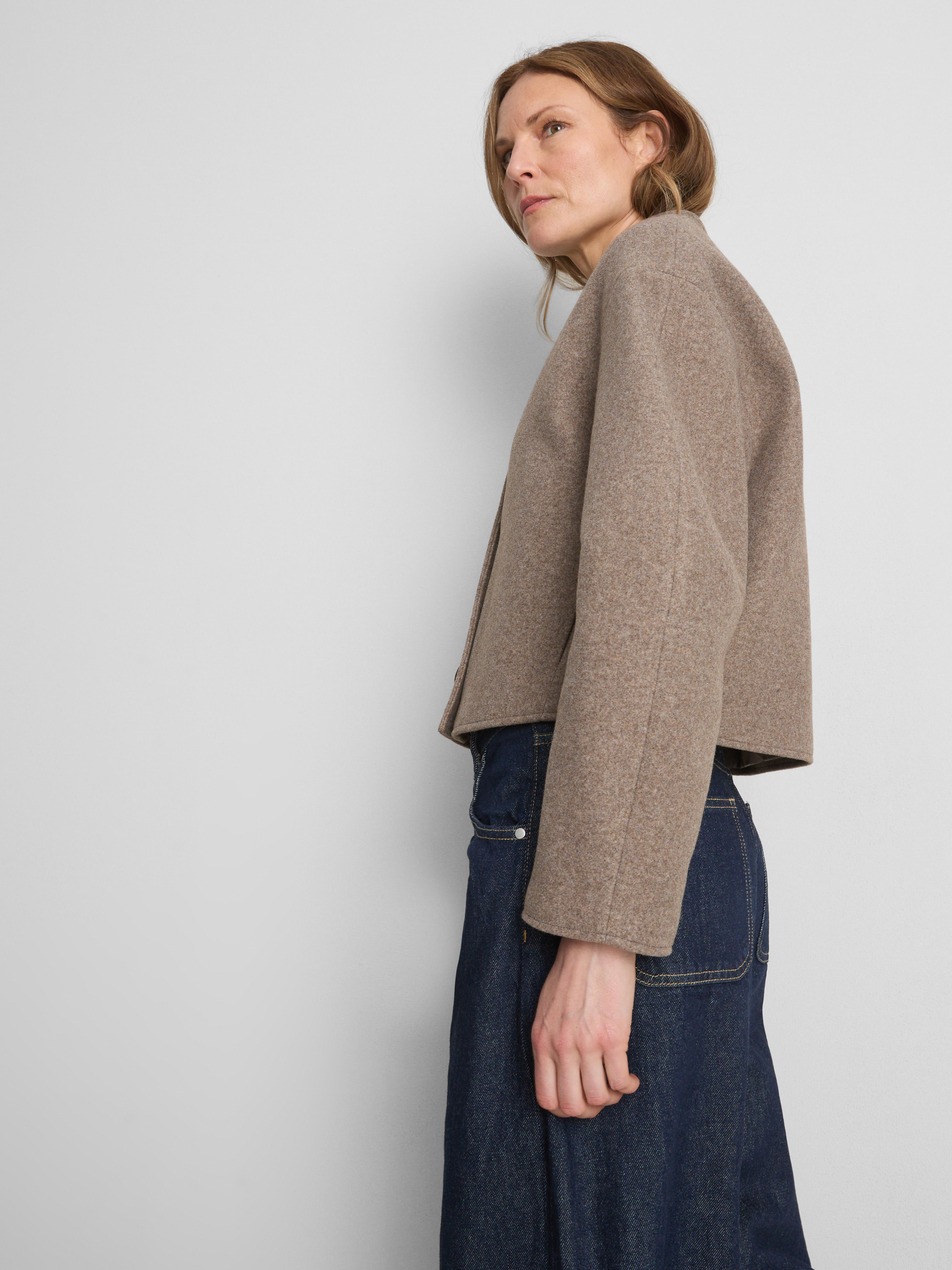 Veste structurée courte sans col