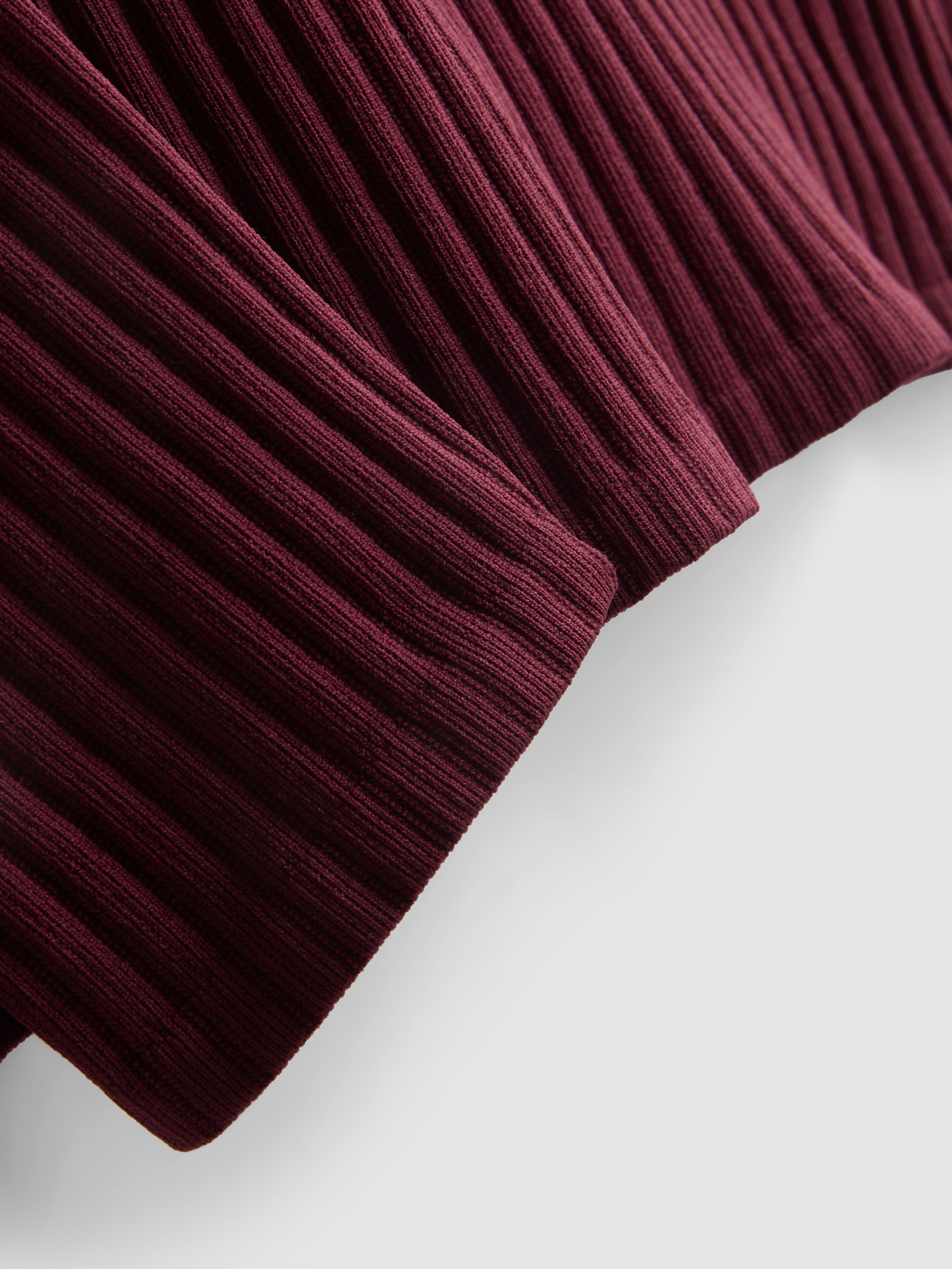 Geripptes Langarmshirt mit Karree-Ausschnitt