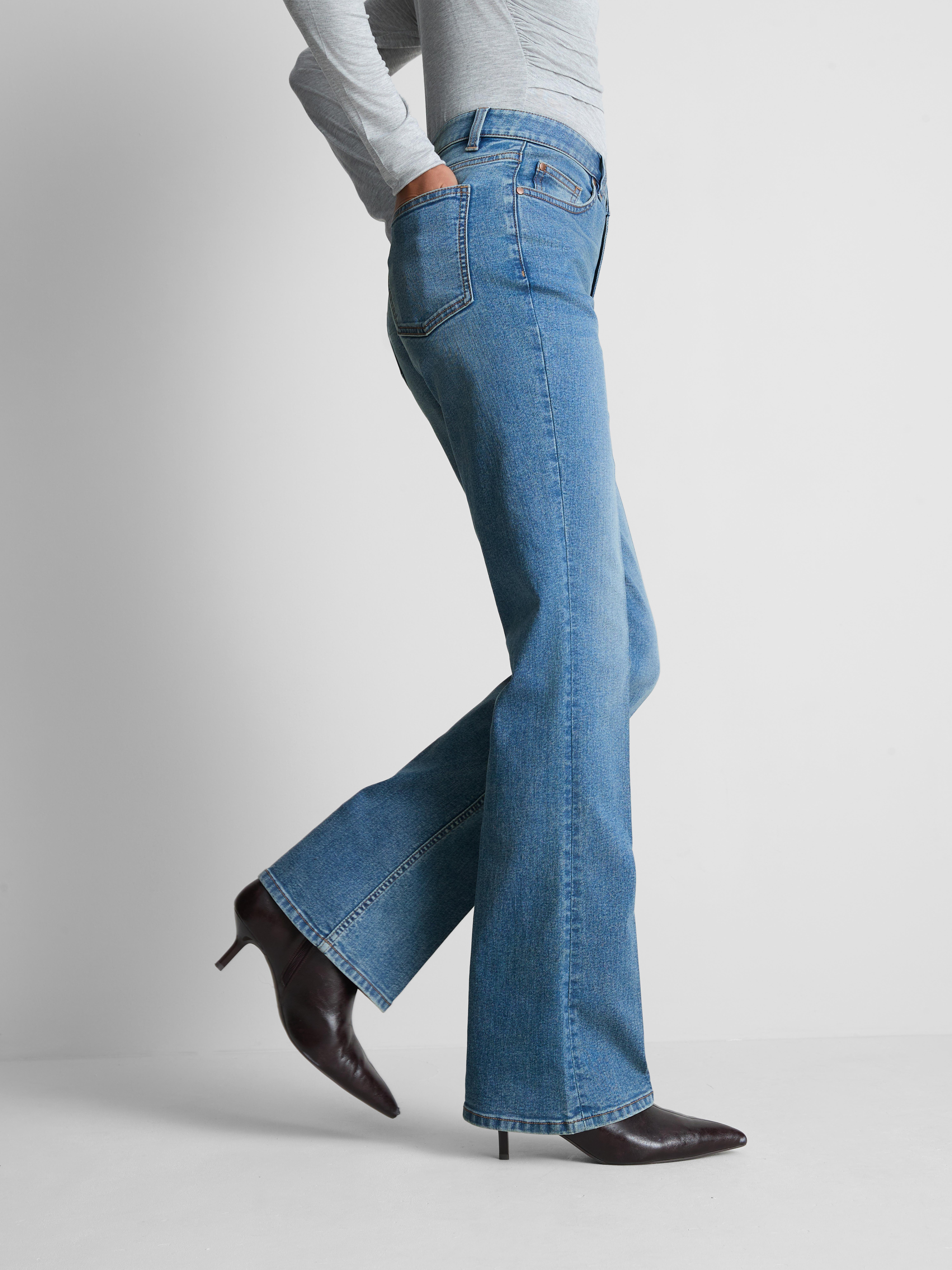 Paula Echevarría Pleated Bootcut Jeans