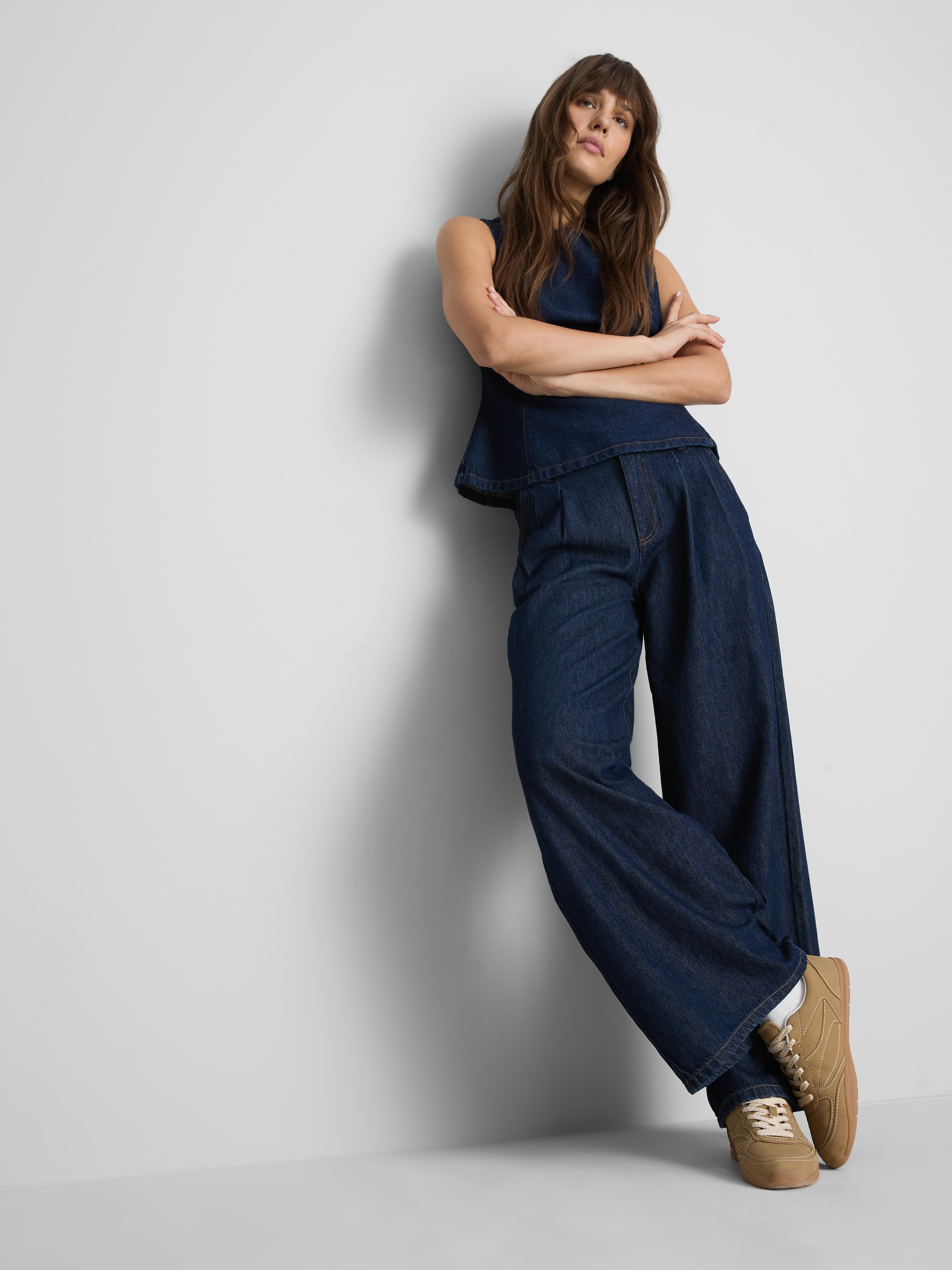 Paula Echevarría Pleat-Front Wide-Leg Jeans