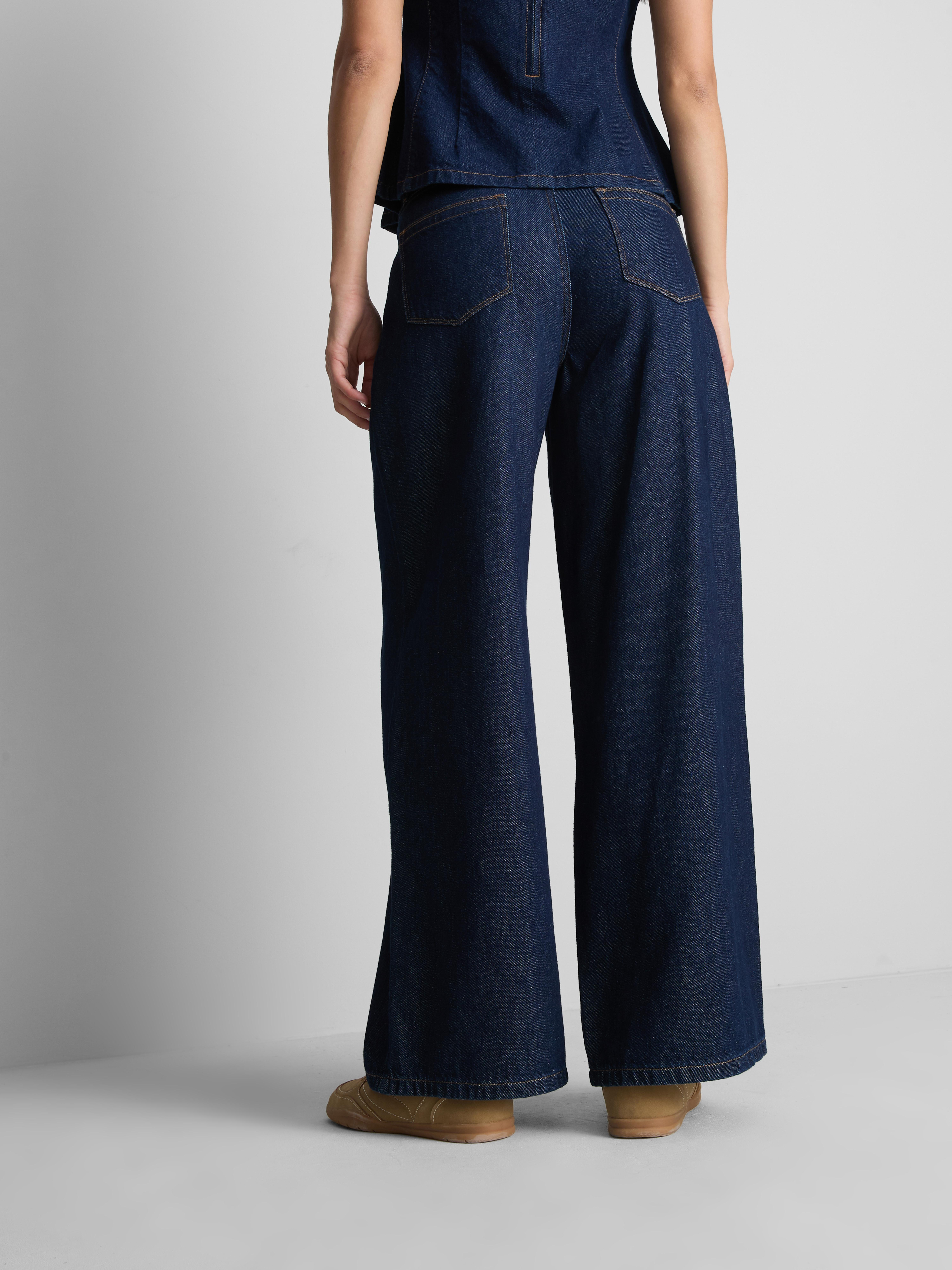 Paula Echevarría Pleat-Front Wide-Leg Jeans