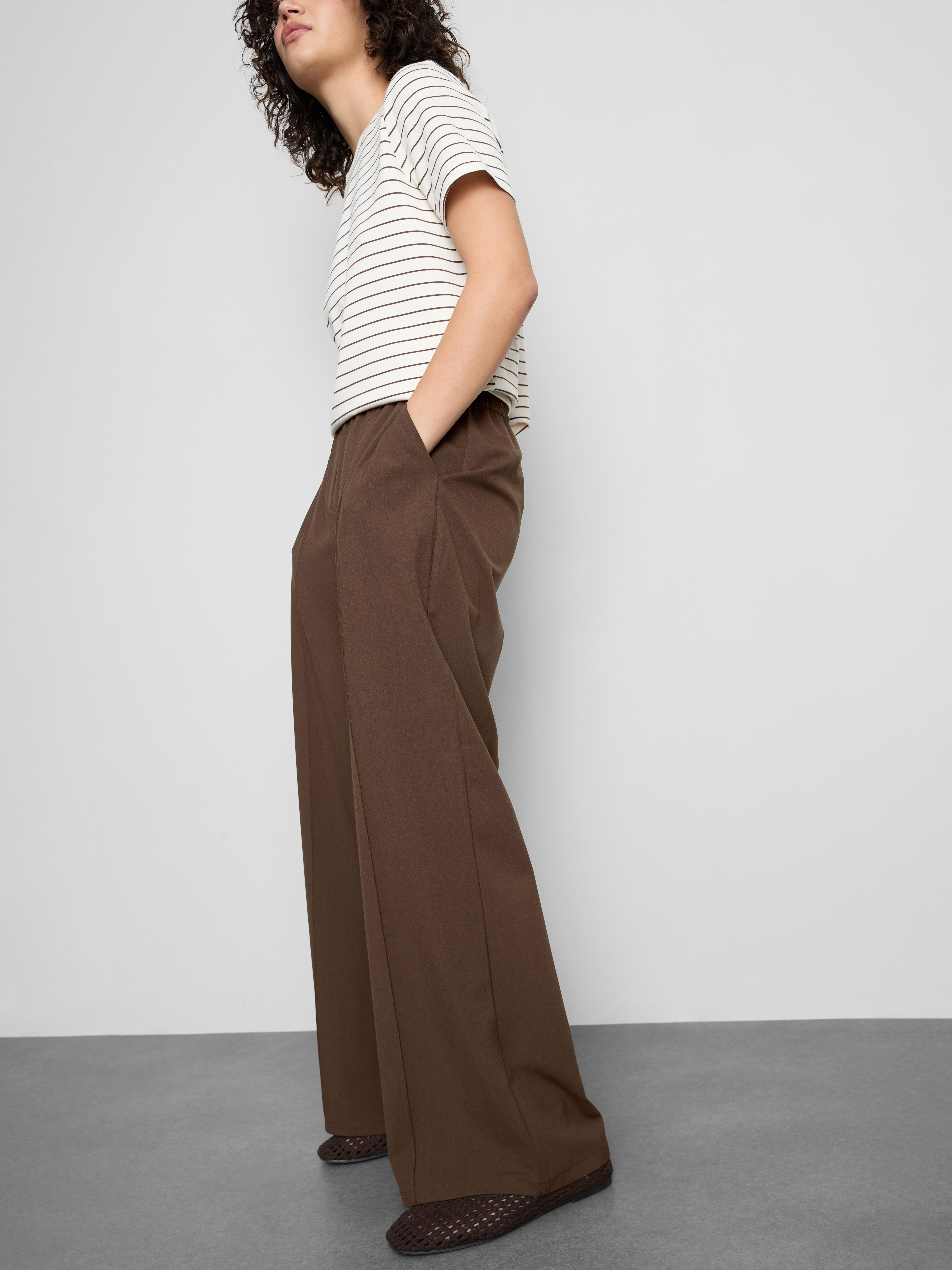 Smart Wide Leg Sweatpants