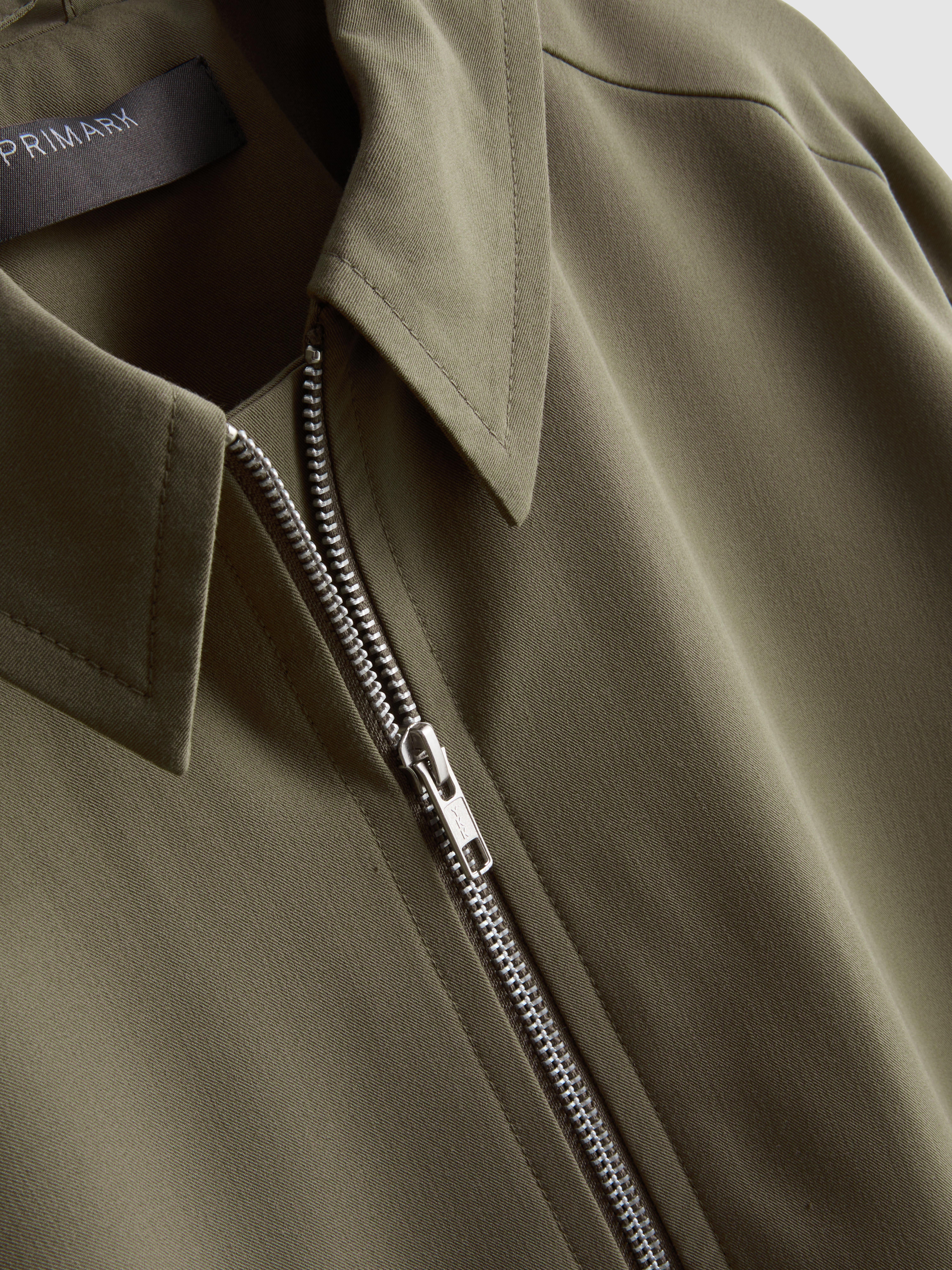 Camisa-chaqueta con cuello y cremallera integral
