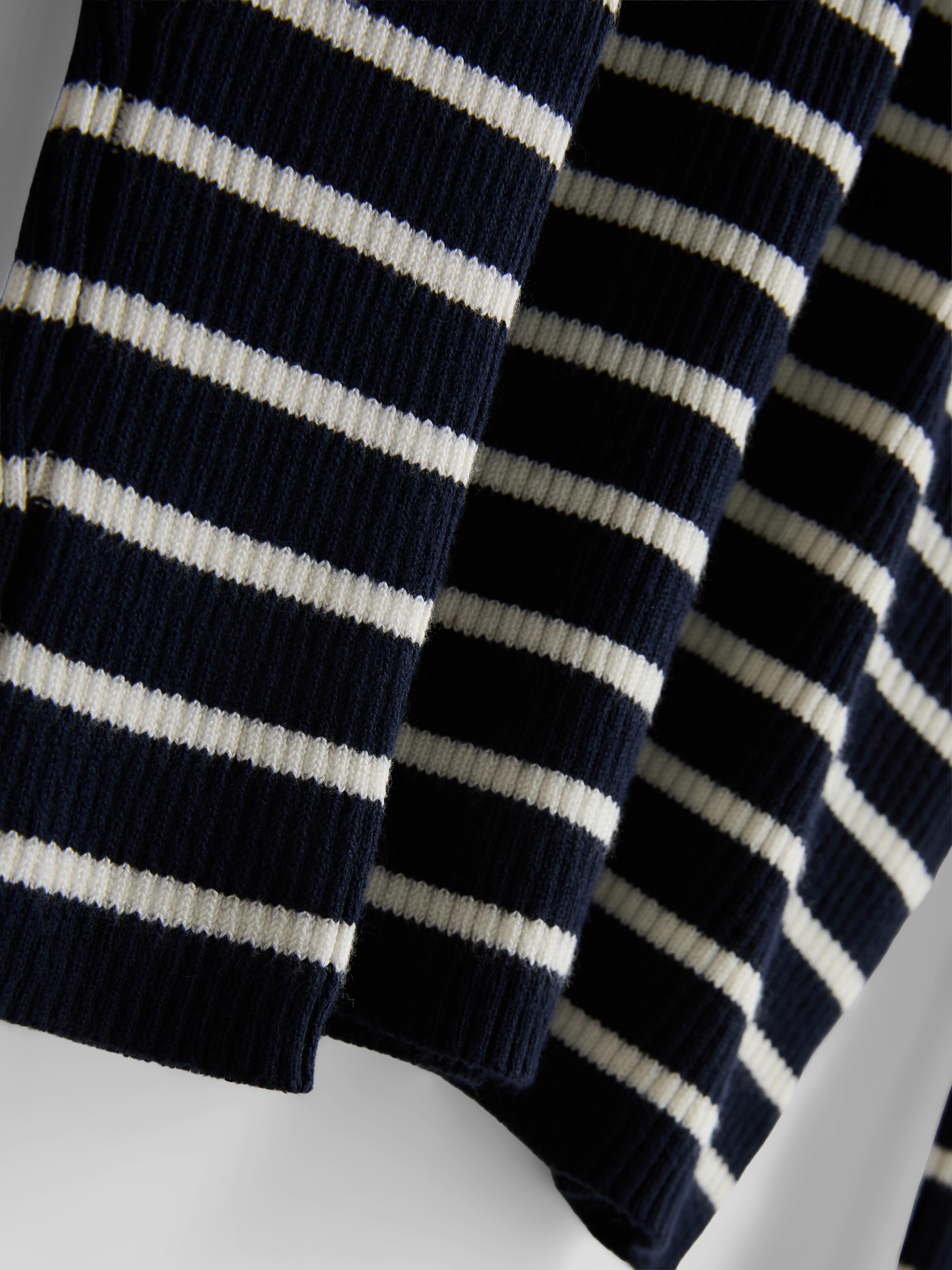 Ribbed V-Neck Jumper
