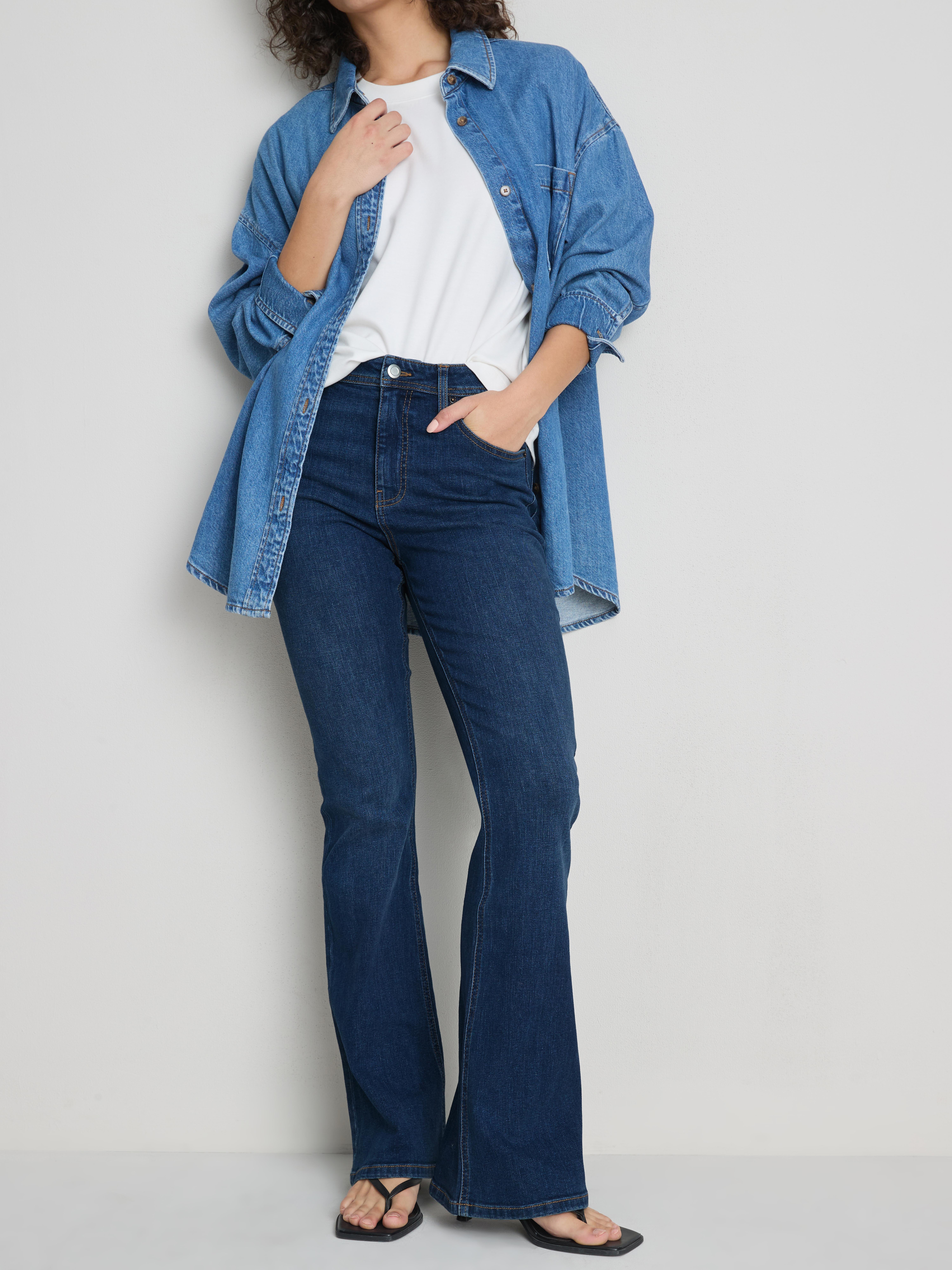 Ausgestellte Jeans aus Baumwolldenim