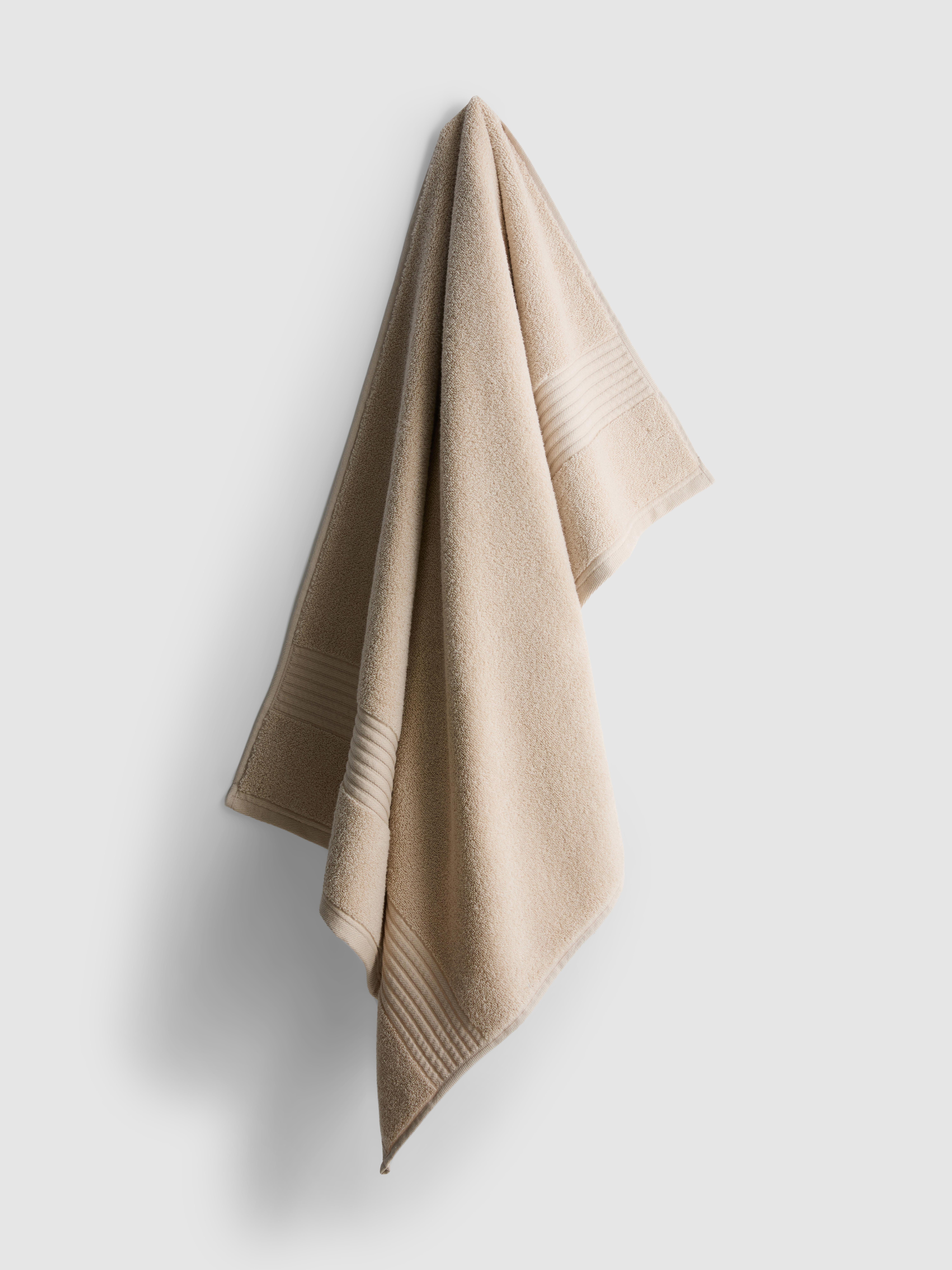 Ribbed Border Bath Towel