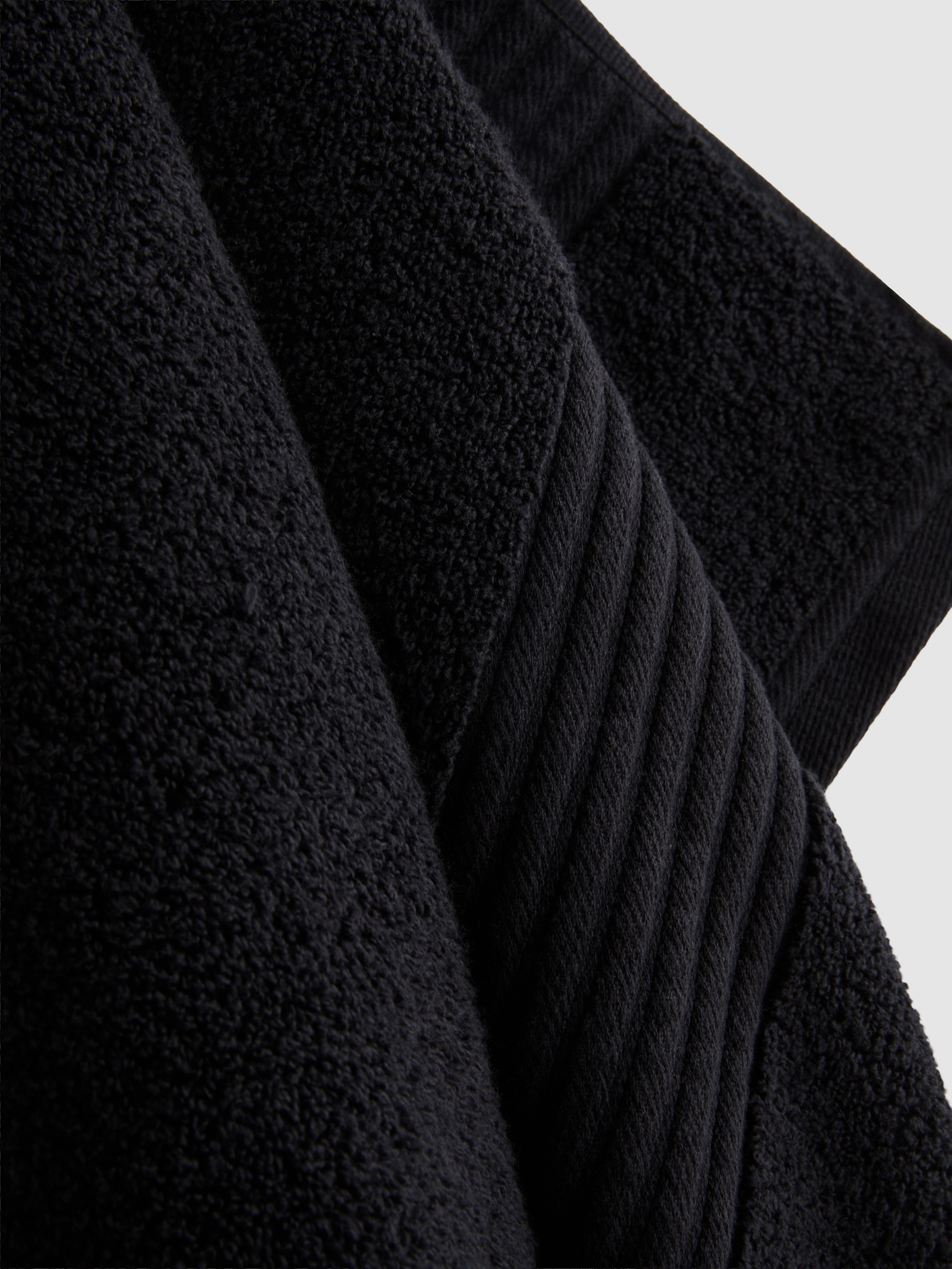 Ribbed Border Bath Towel
