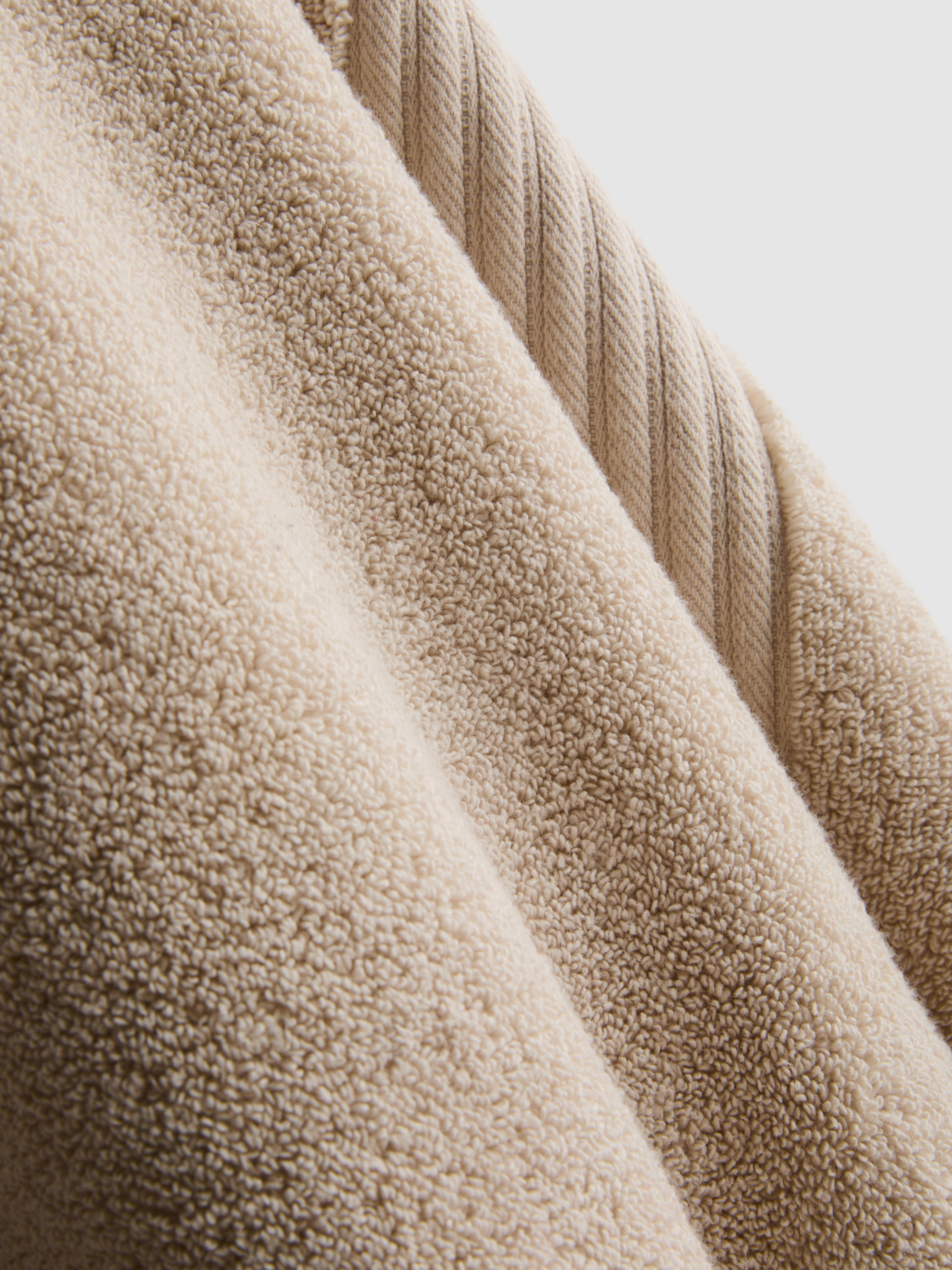 Ribbed Border XL Bath Towel
