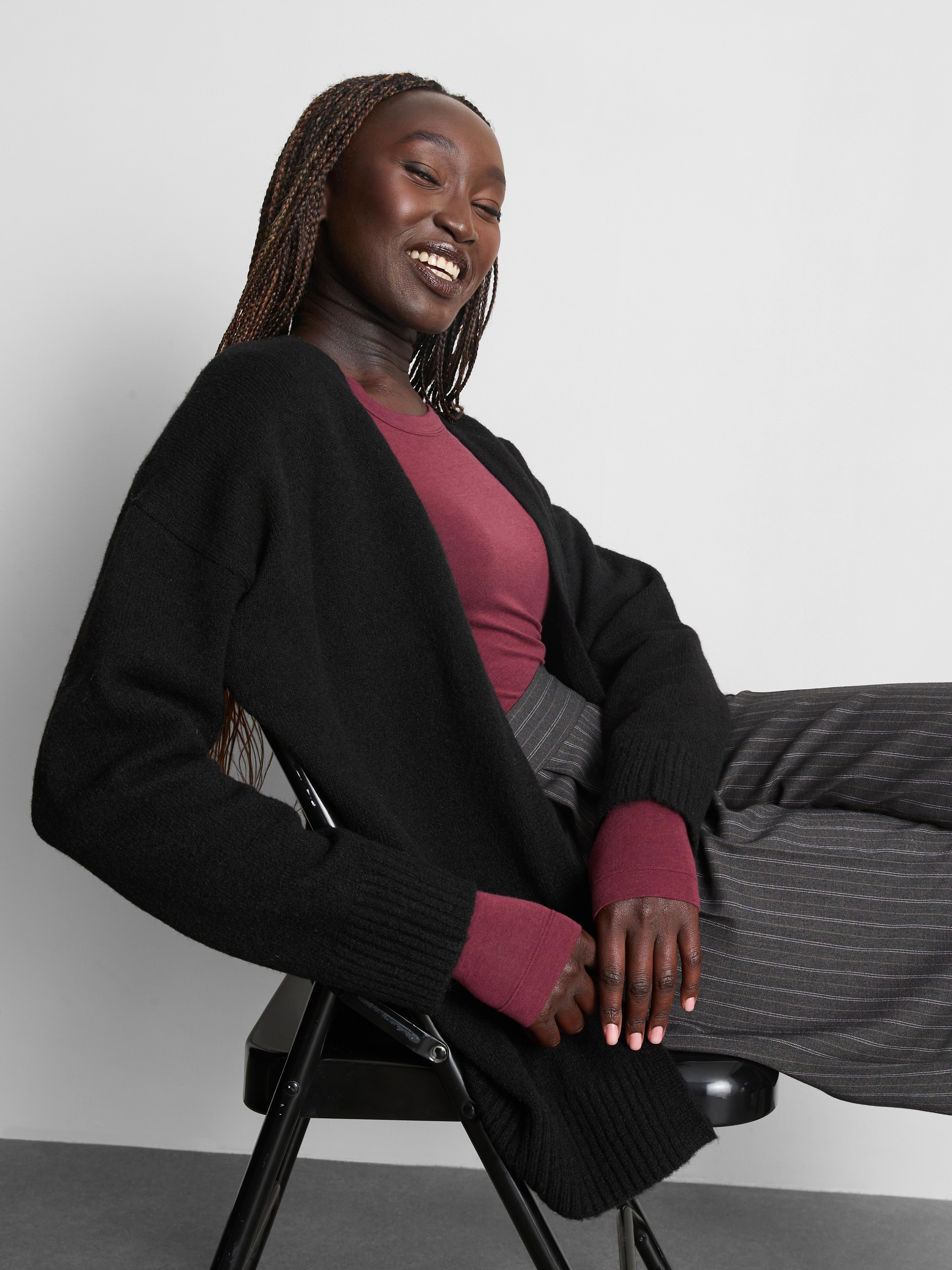 Klassischer, lockerer, gestrickter Cardigan