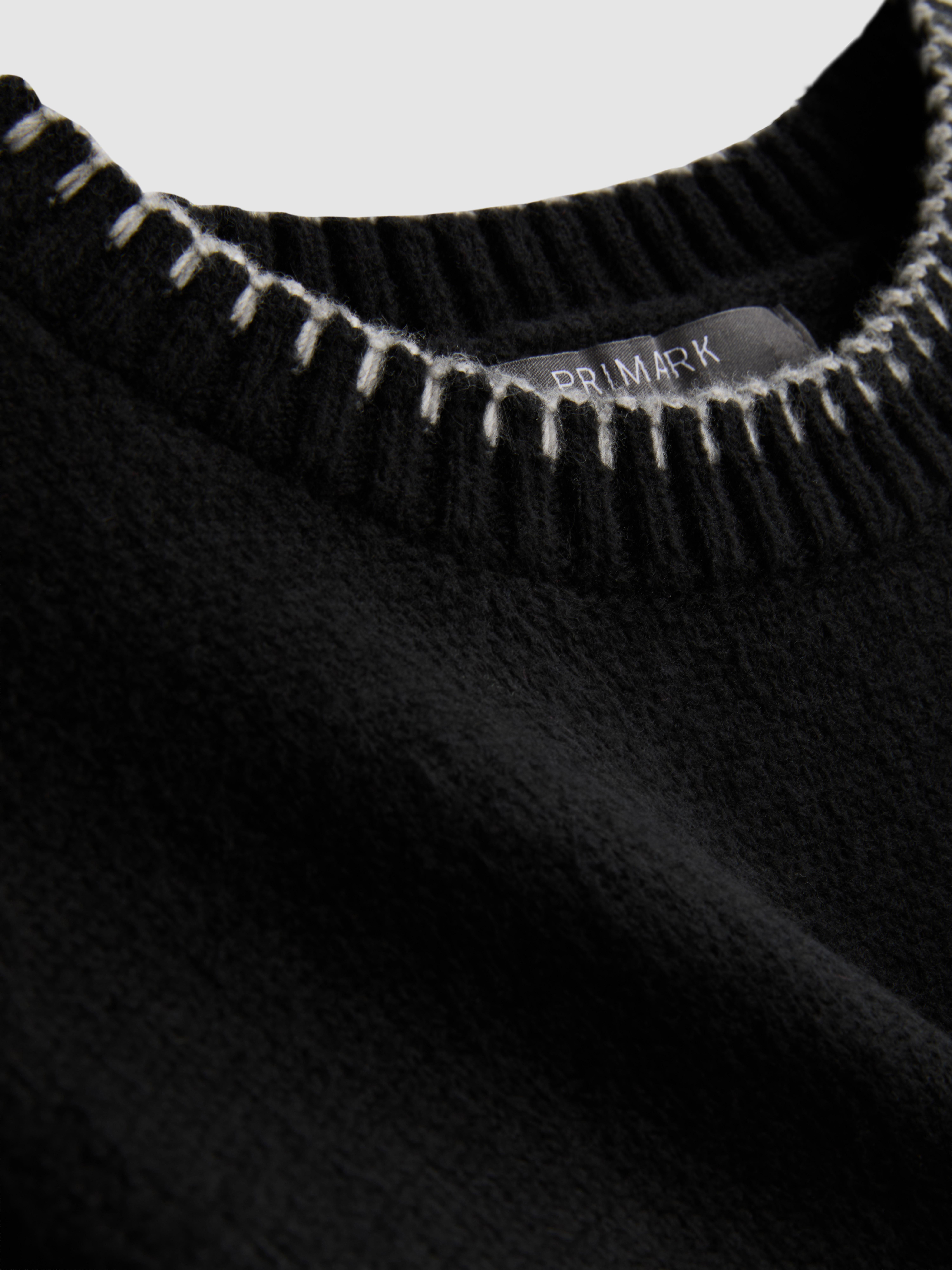 Pull en maille surpiqué à col ras-du-cou