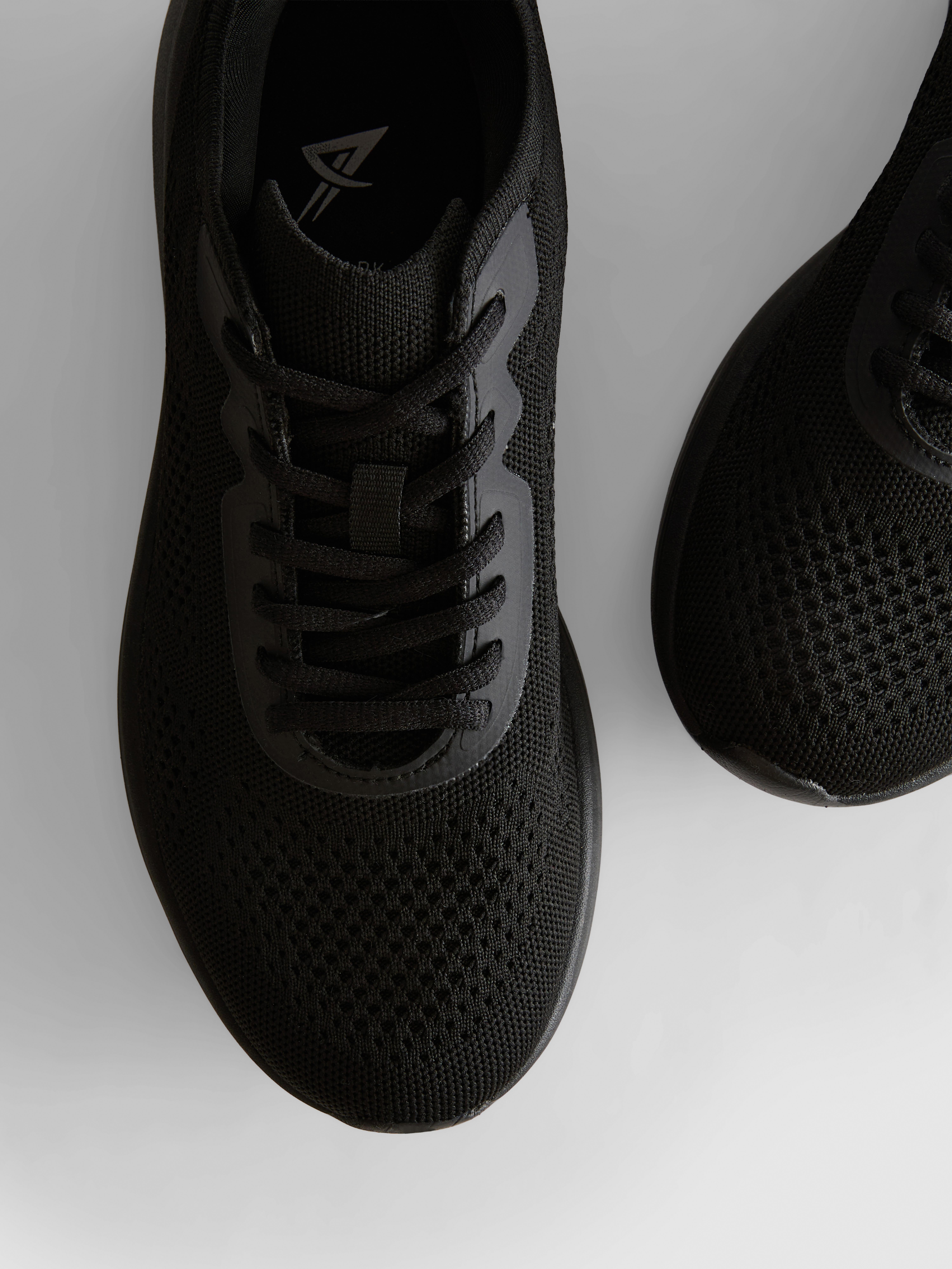 Low Top Knitted Sneakers