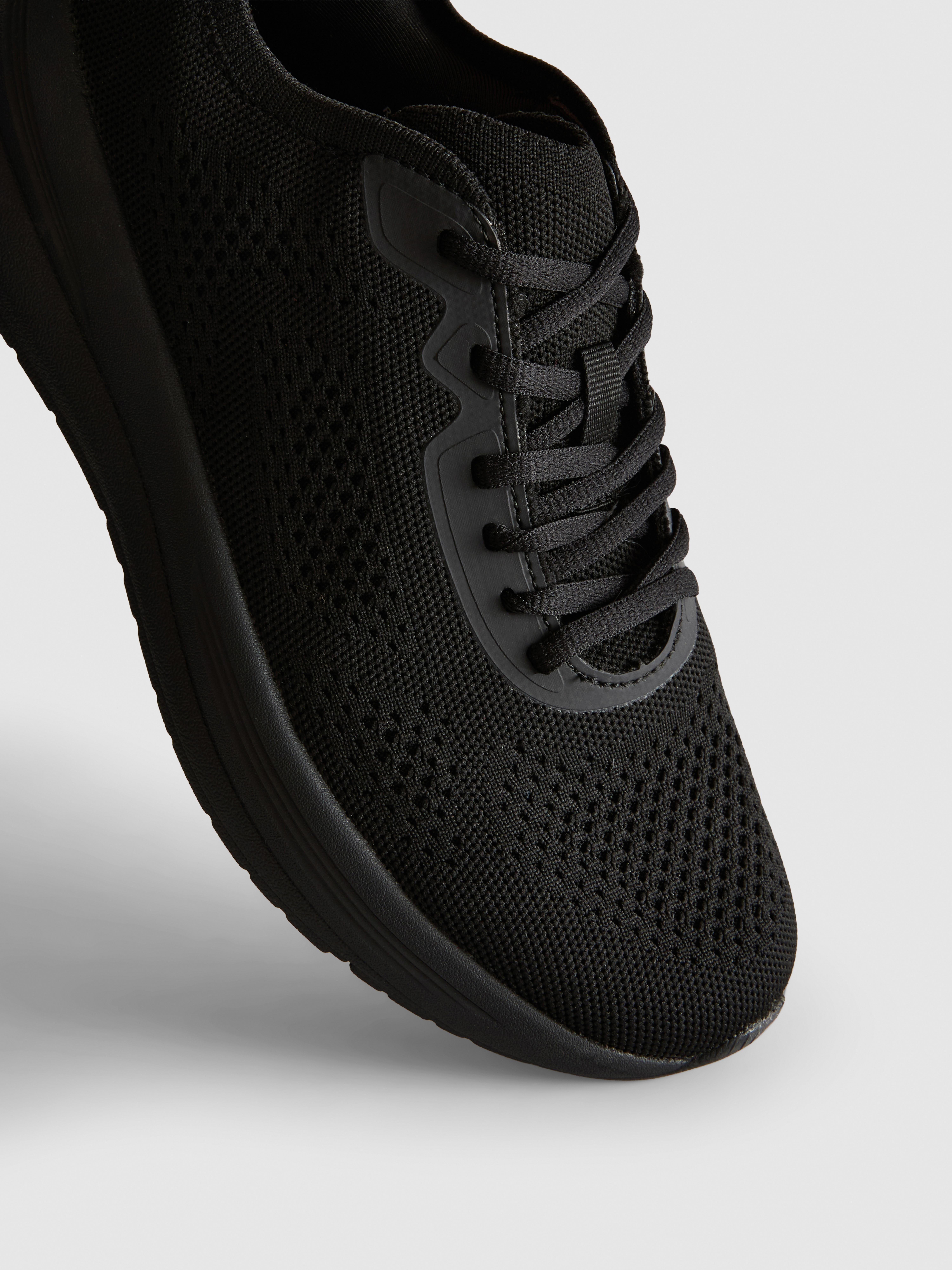 Low Top Knitted Sneakers