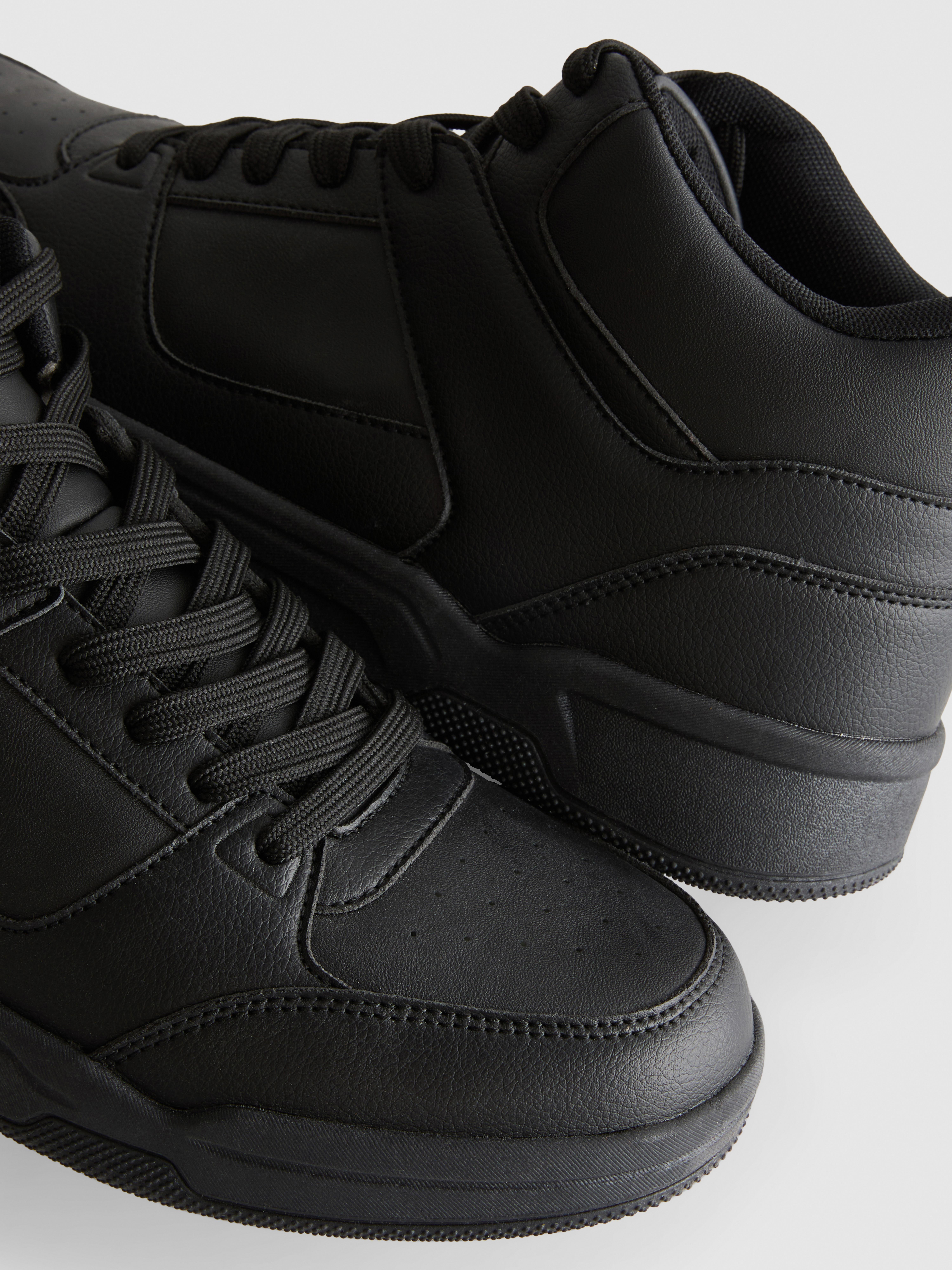 High-Top-Sneaker mit Schnürsenkeln