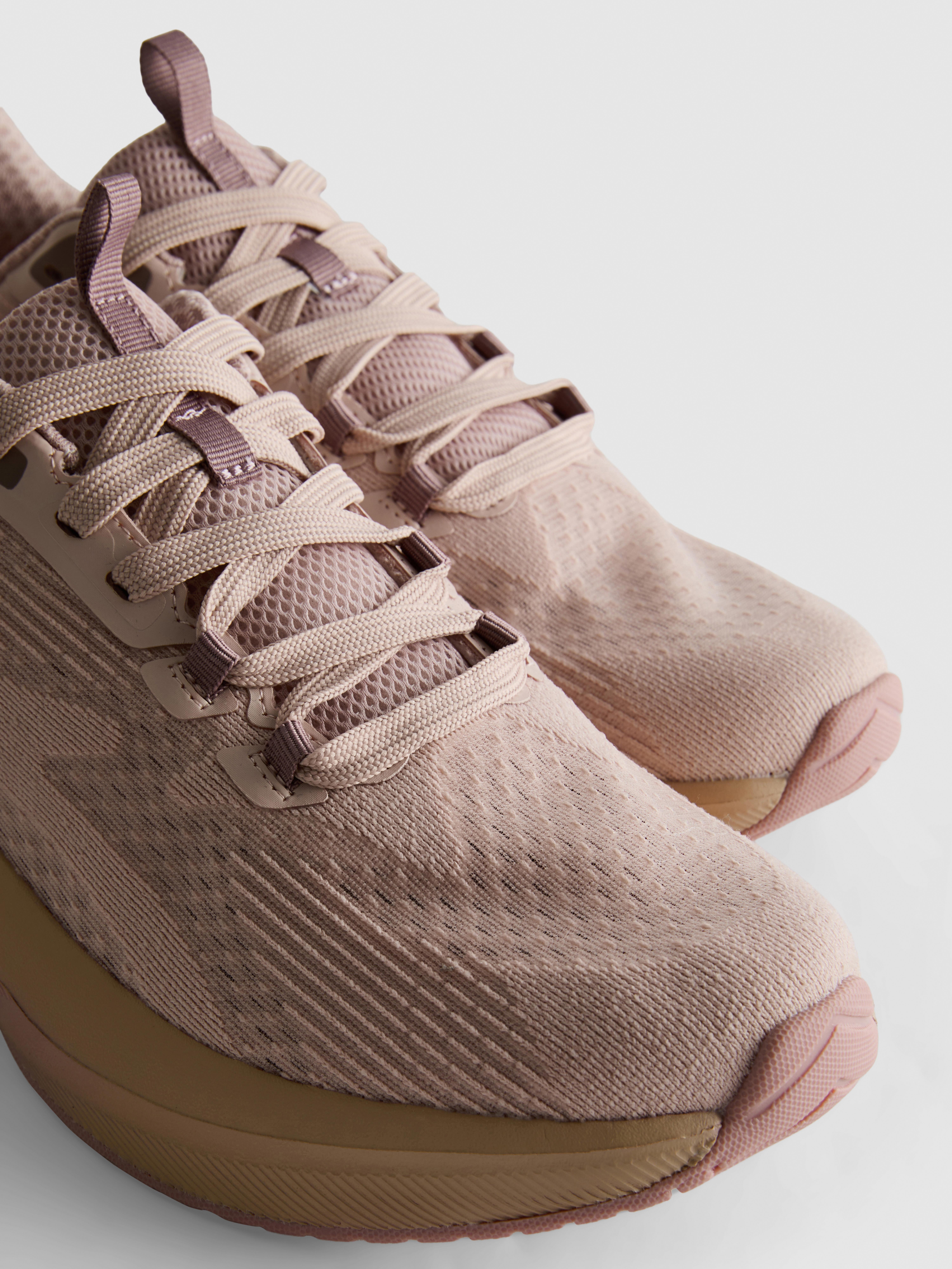FoamFlex Fabric Sneakers