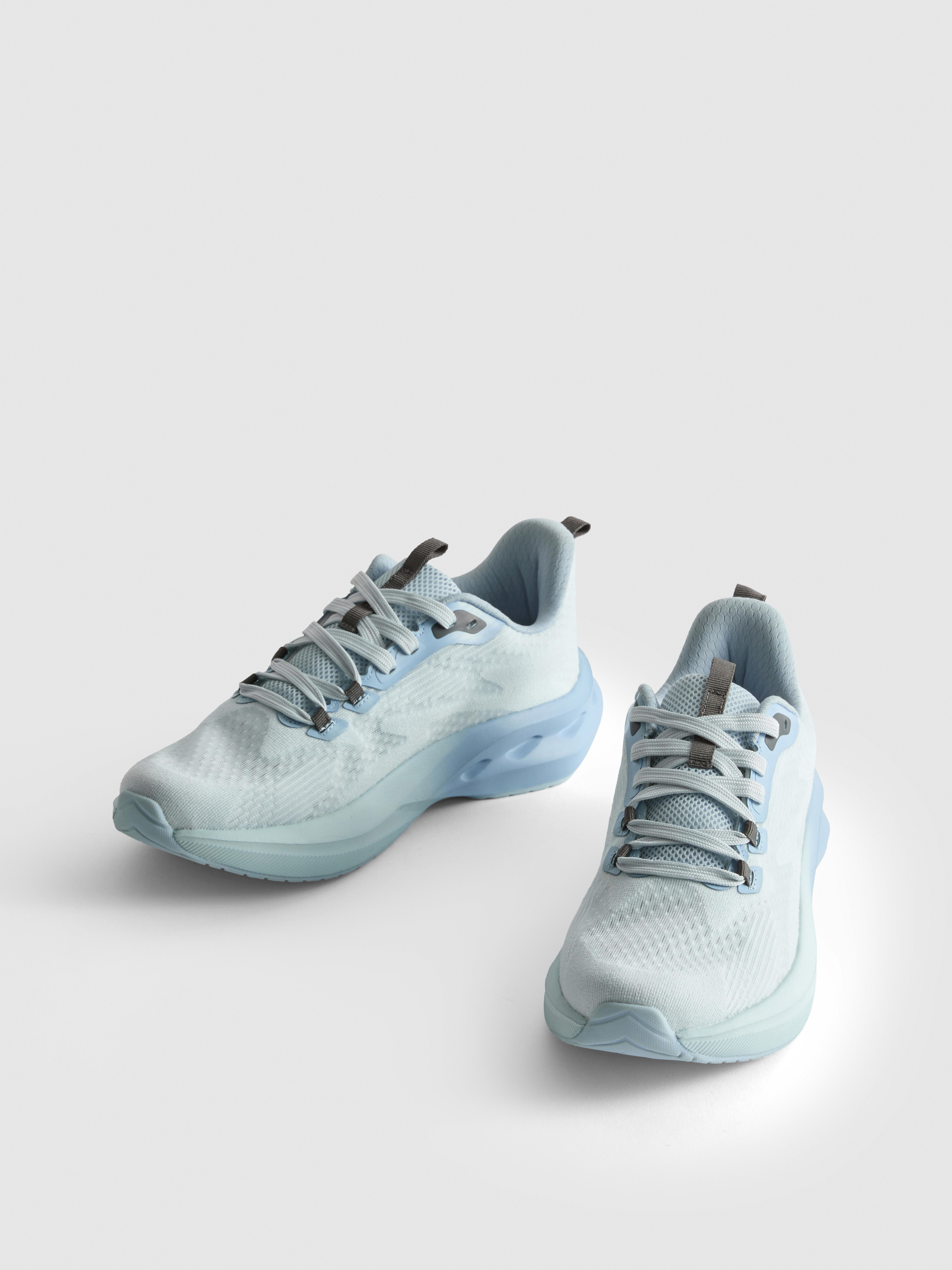 FoamFlex Fabric Sneakers