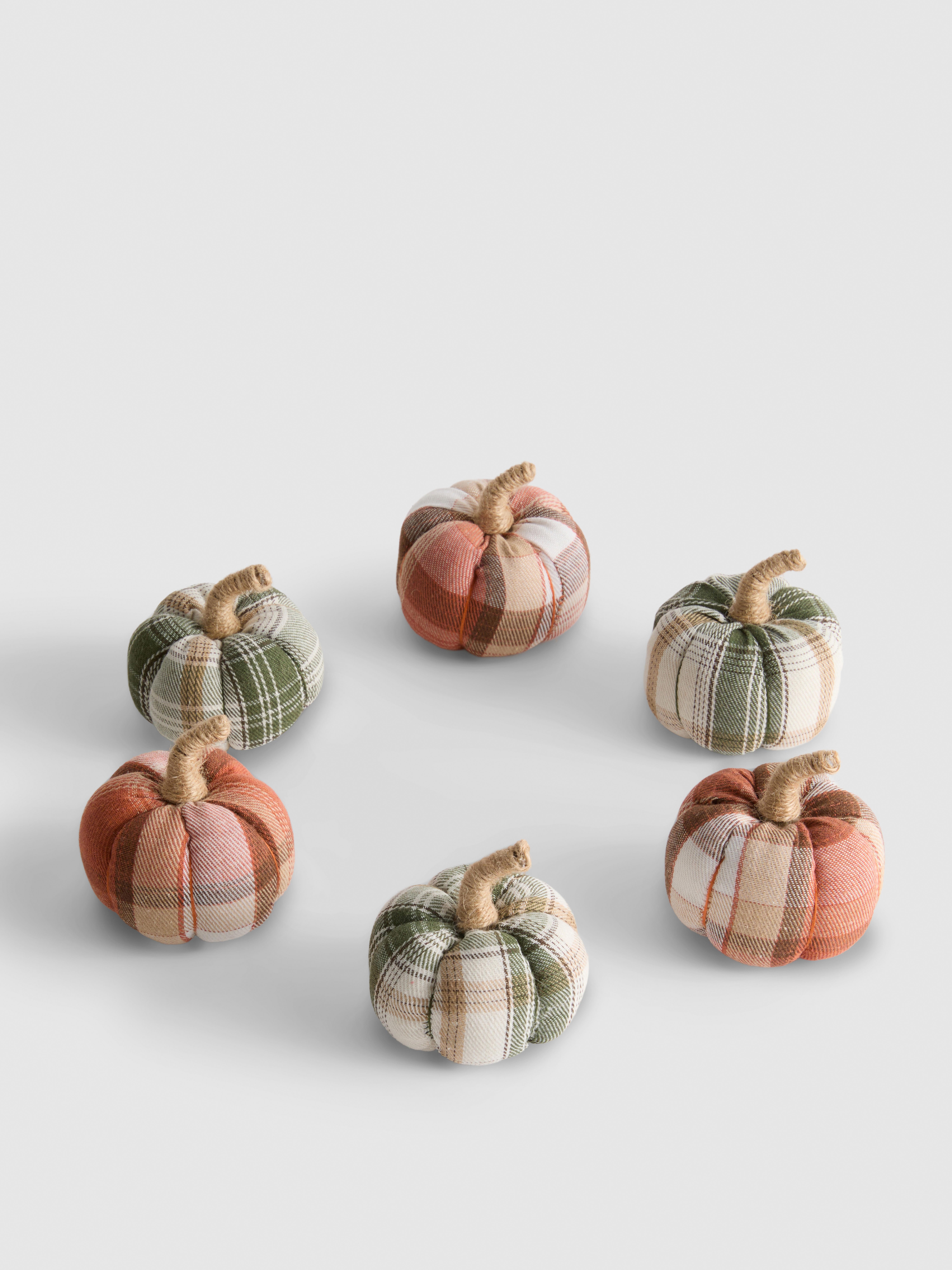 Lot de 6 décorations citrouilles à carreaux