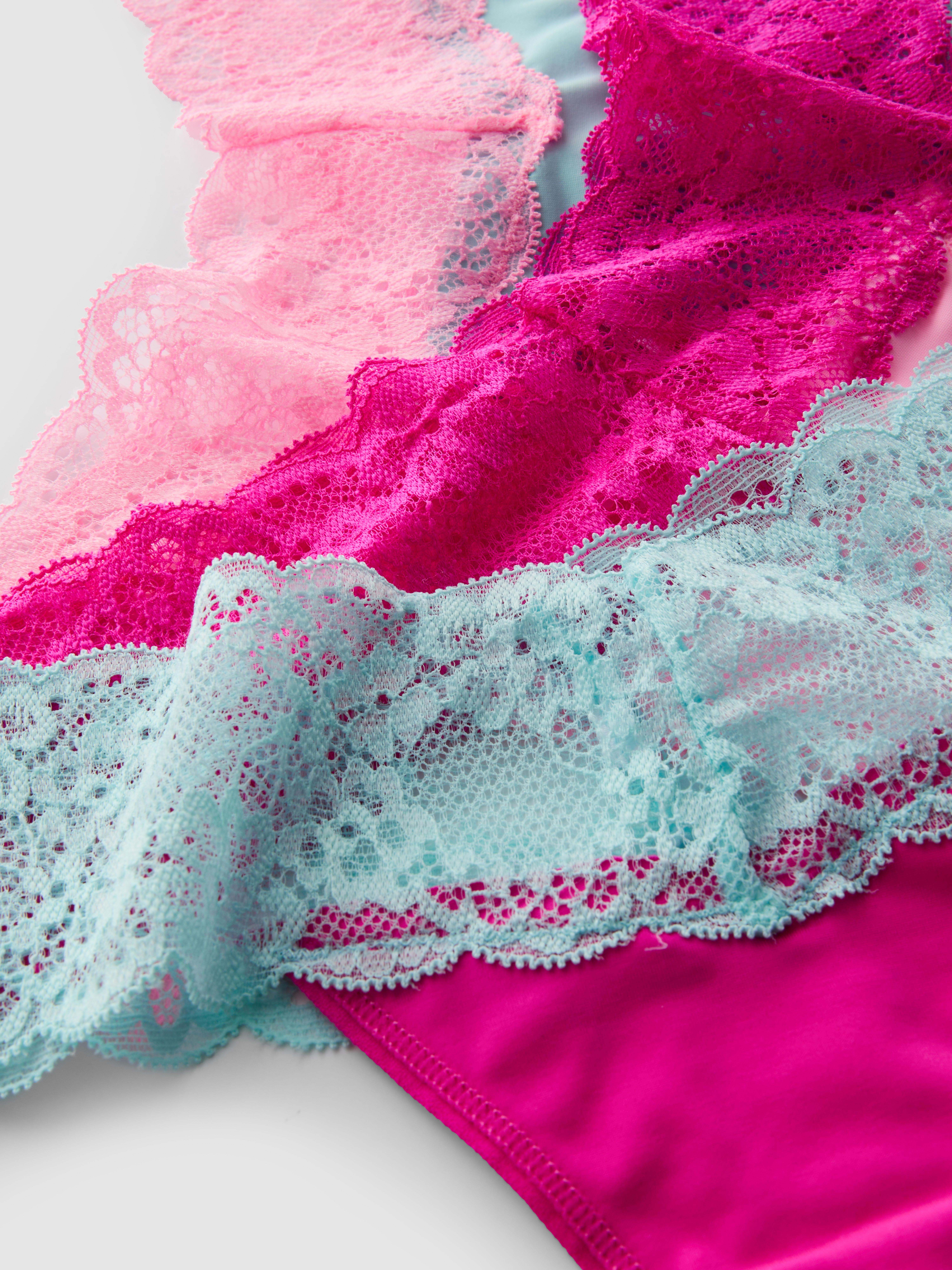 Lot de 3 strings en microfibre et en dentelle