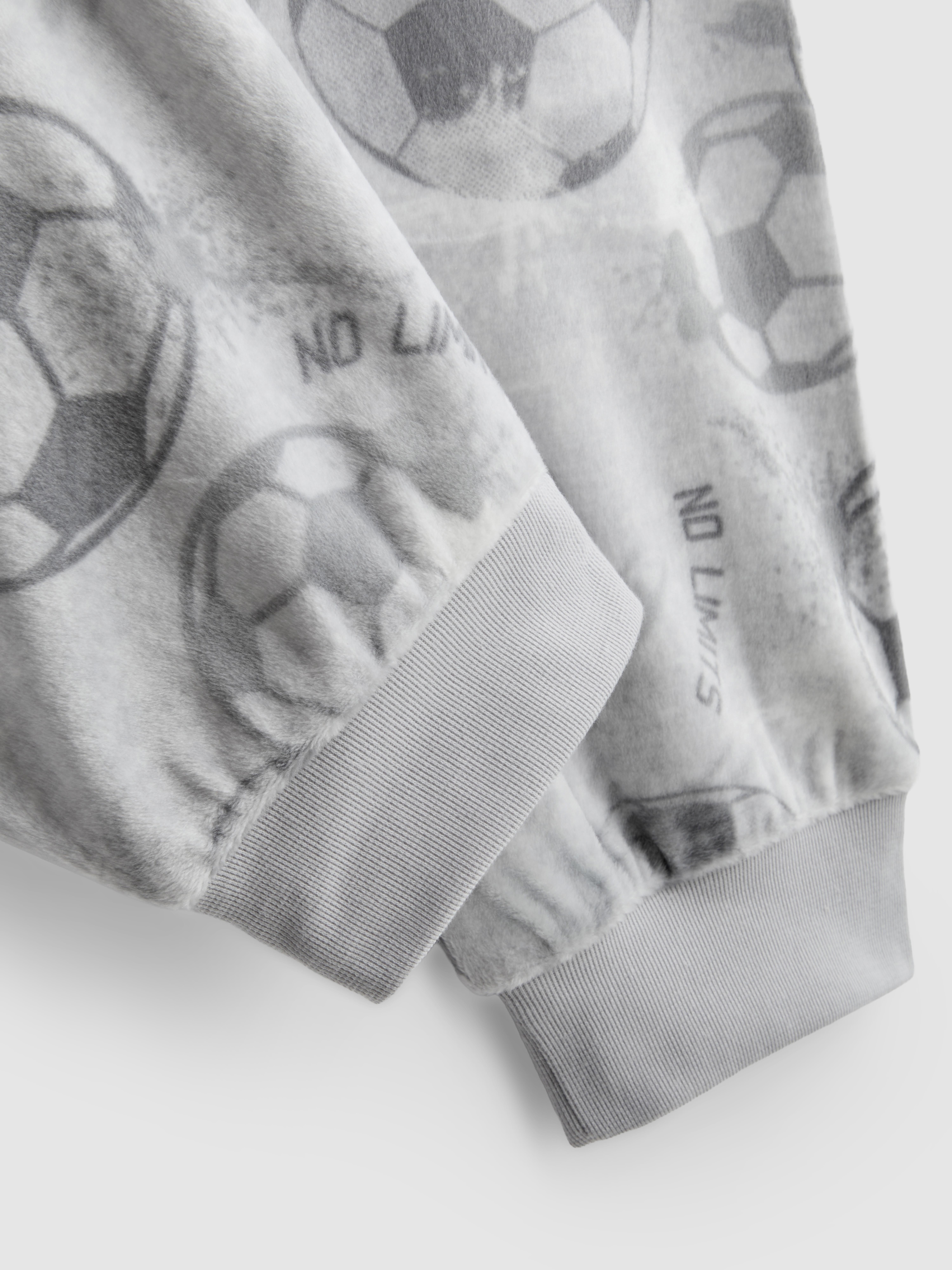 7–15 Jahre | Bequemer Schlafanzug mit Fußball-Grafik