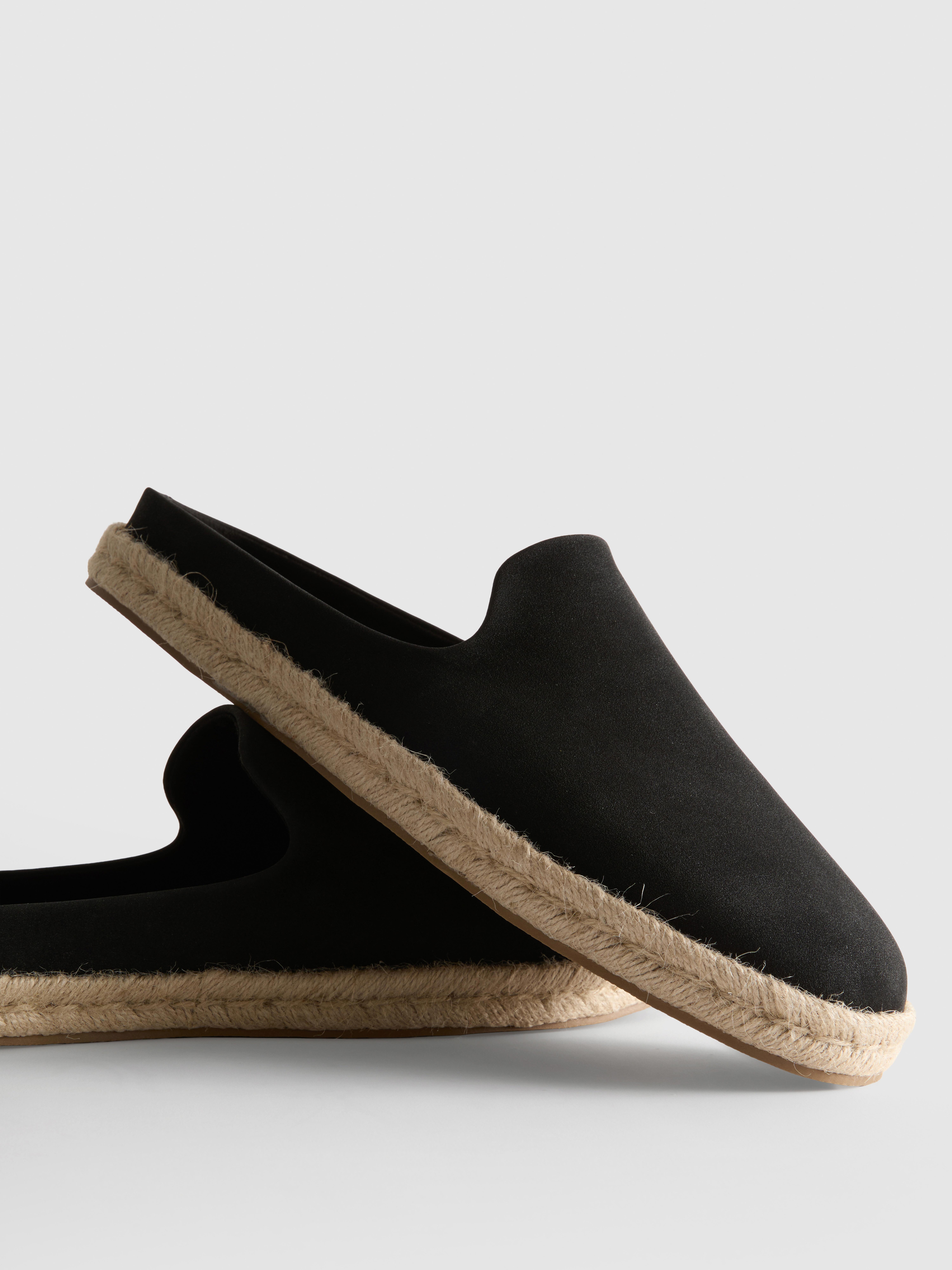 Wsuwane klapki w stylu espadryli
