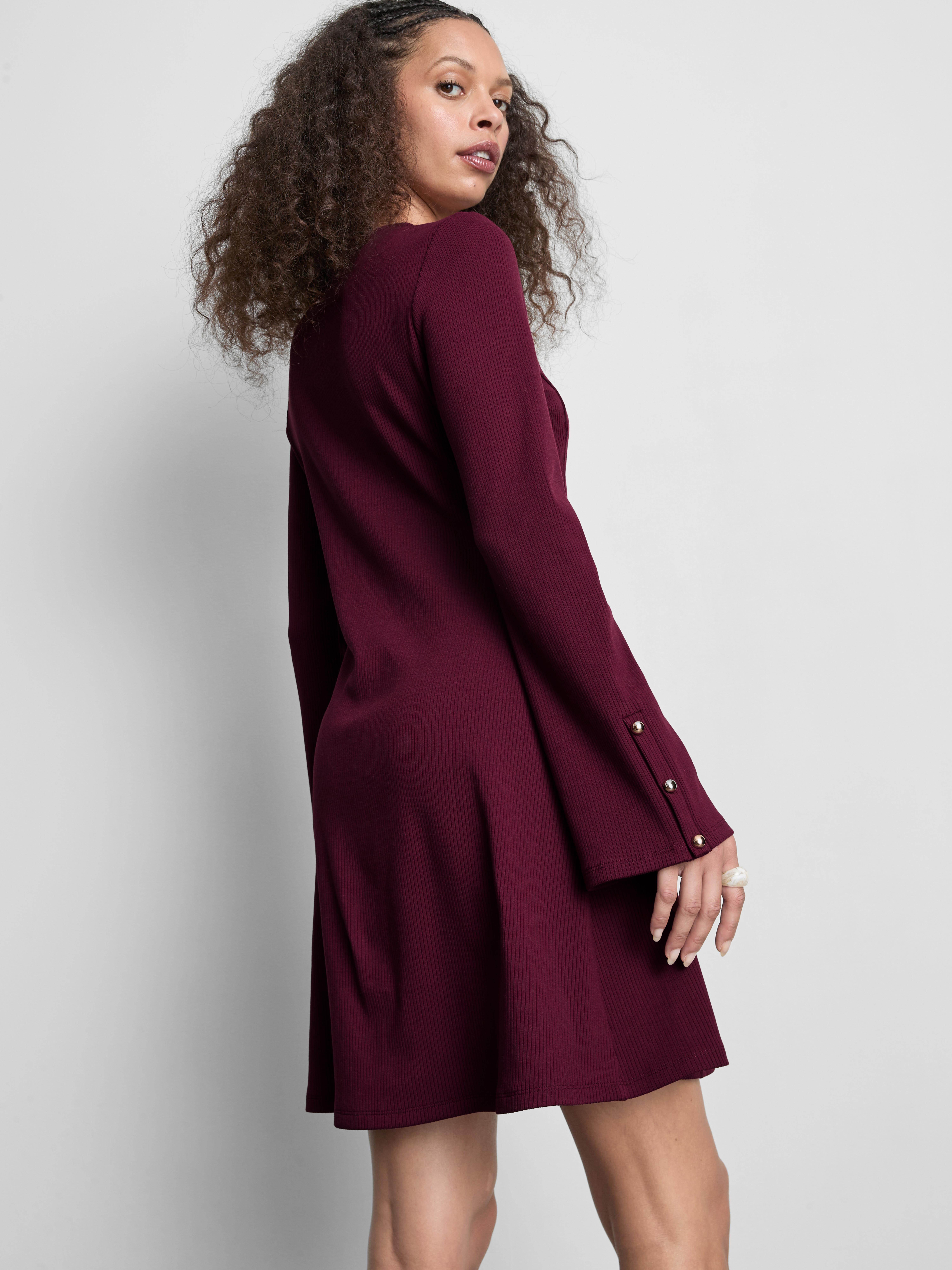 Vestido mini canelado corte trapézio