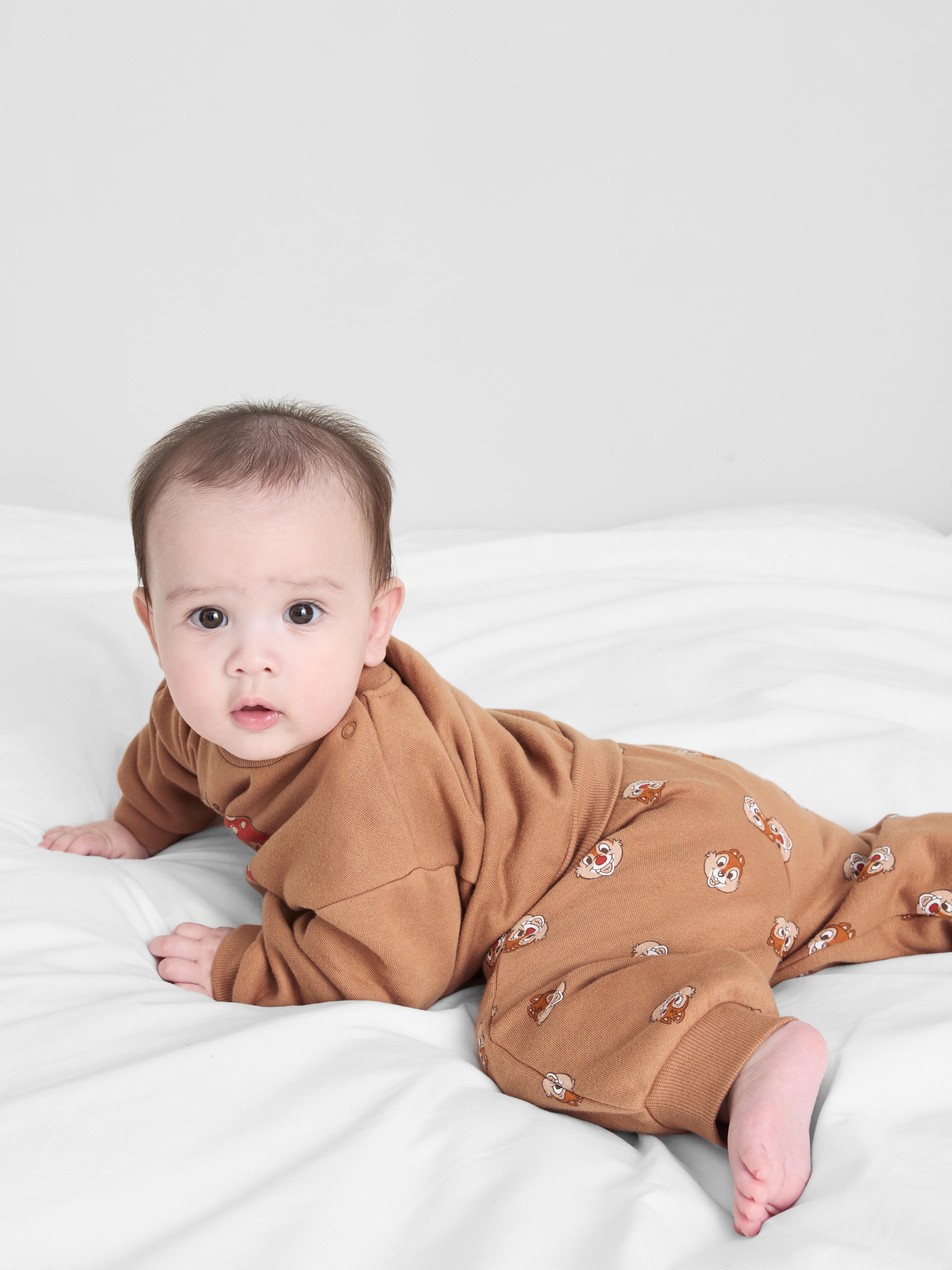 0-18mths | Disney’s Chip and Dale Sweatshirt and Joggers Newborn Set