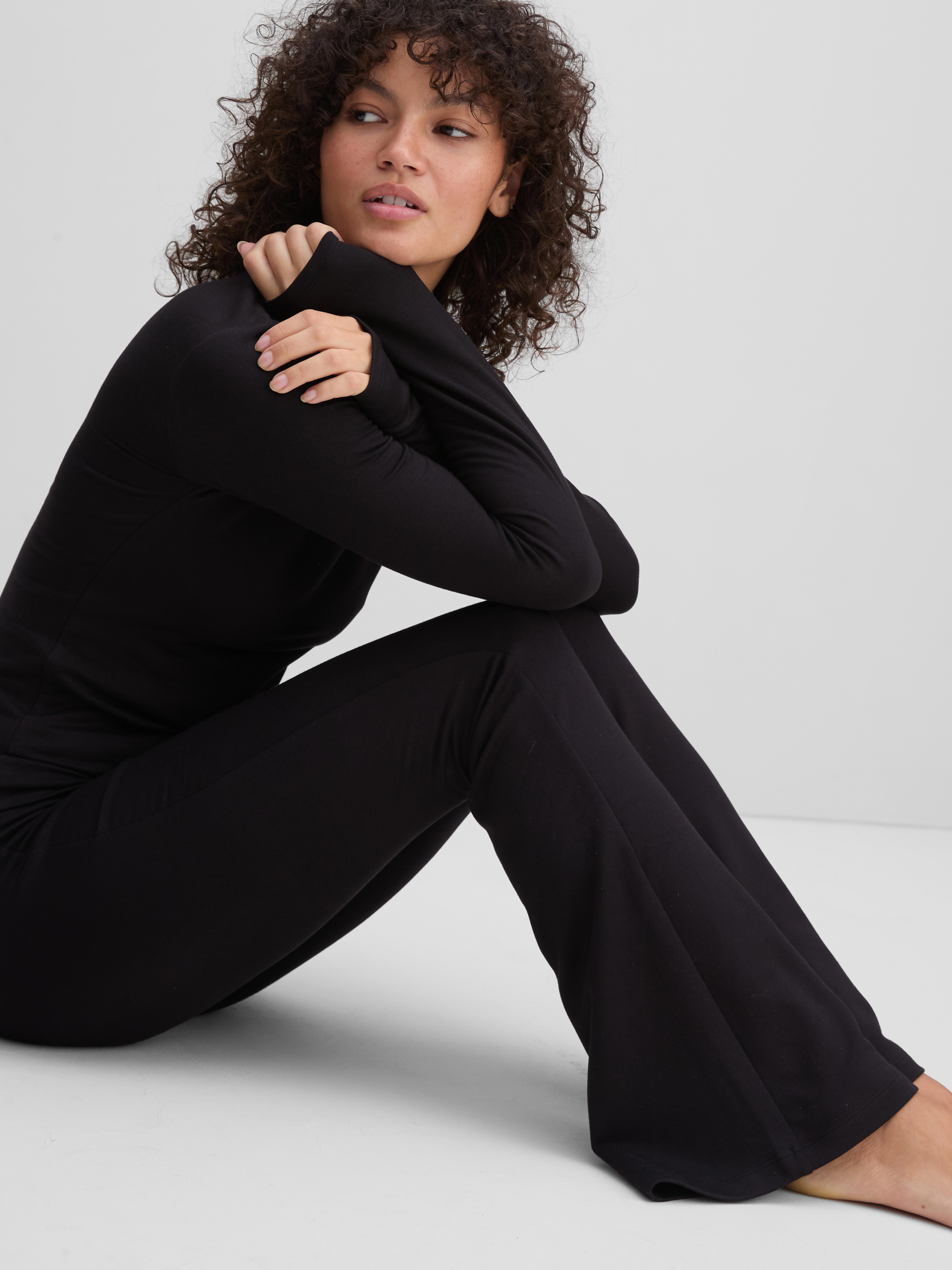 Mid-Rise Flared Leggings
