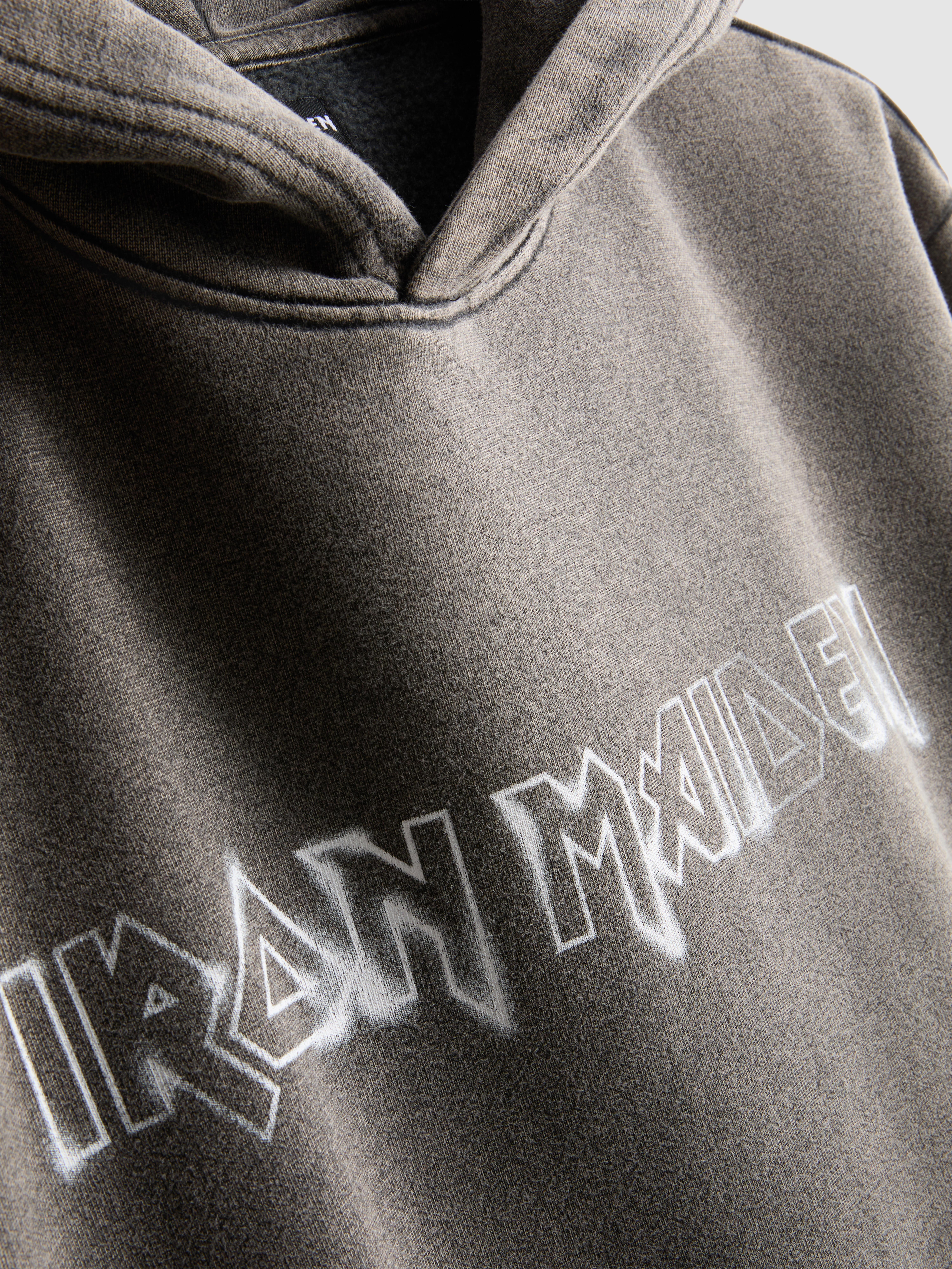 Sweat à capuche et motif Iron Maiden