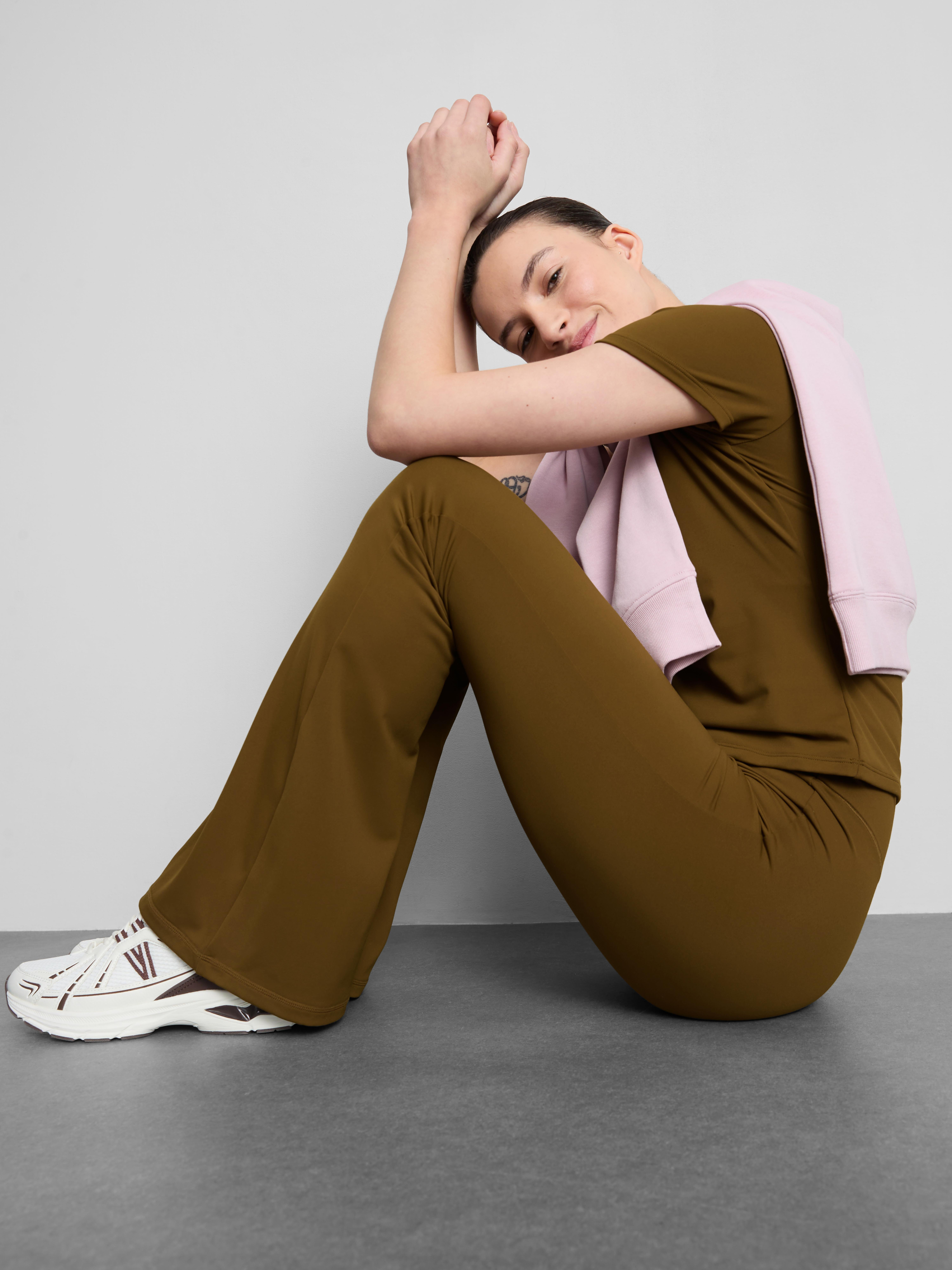 Buttery Soft Flared Active Leggings