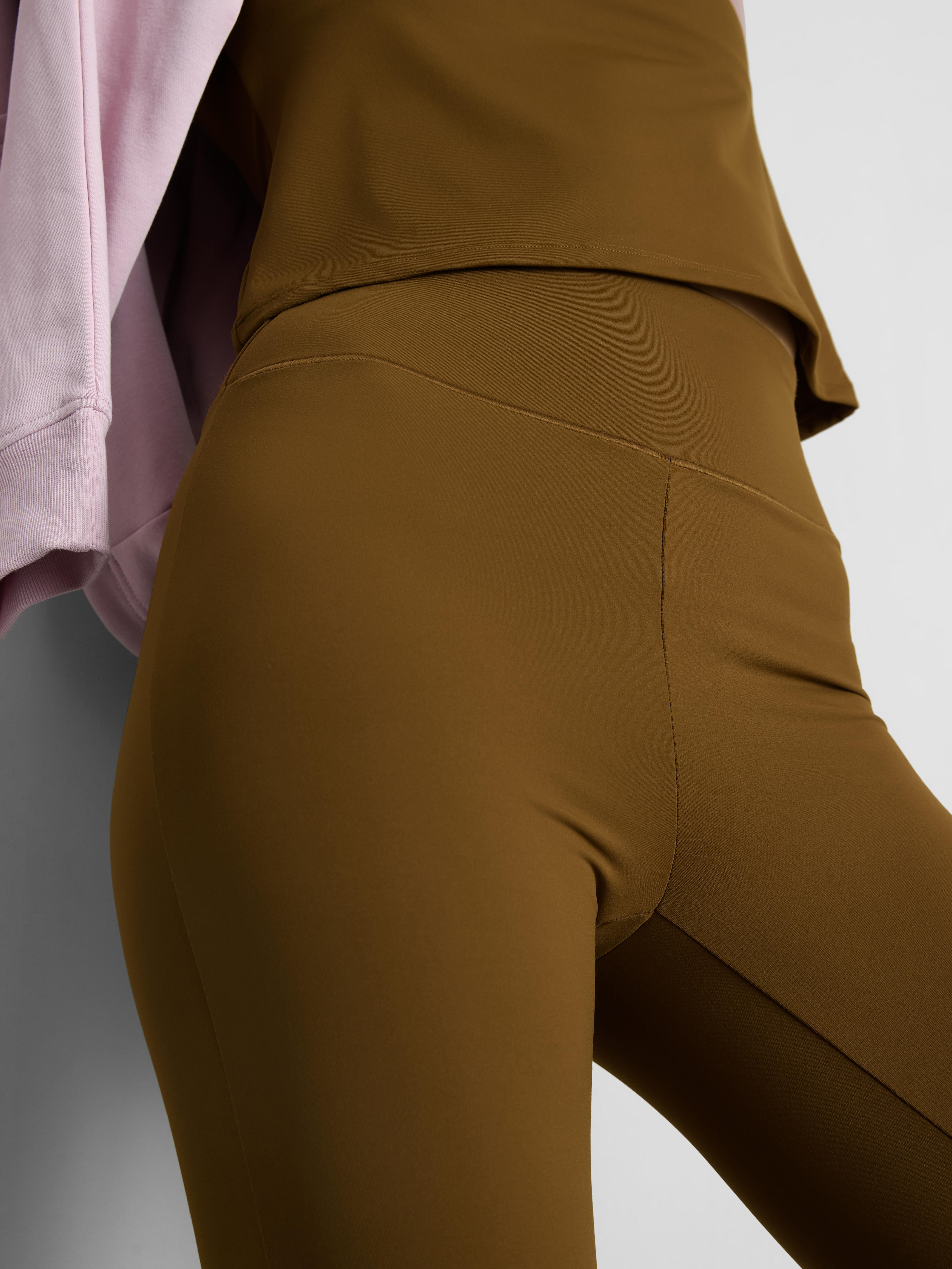 Buttery Soft Flared Active Leggings