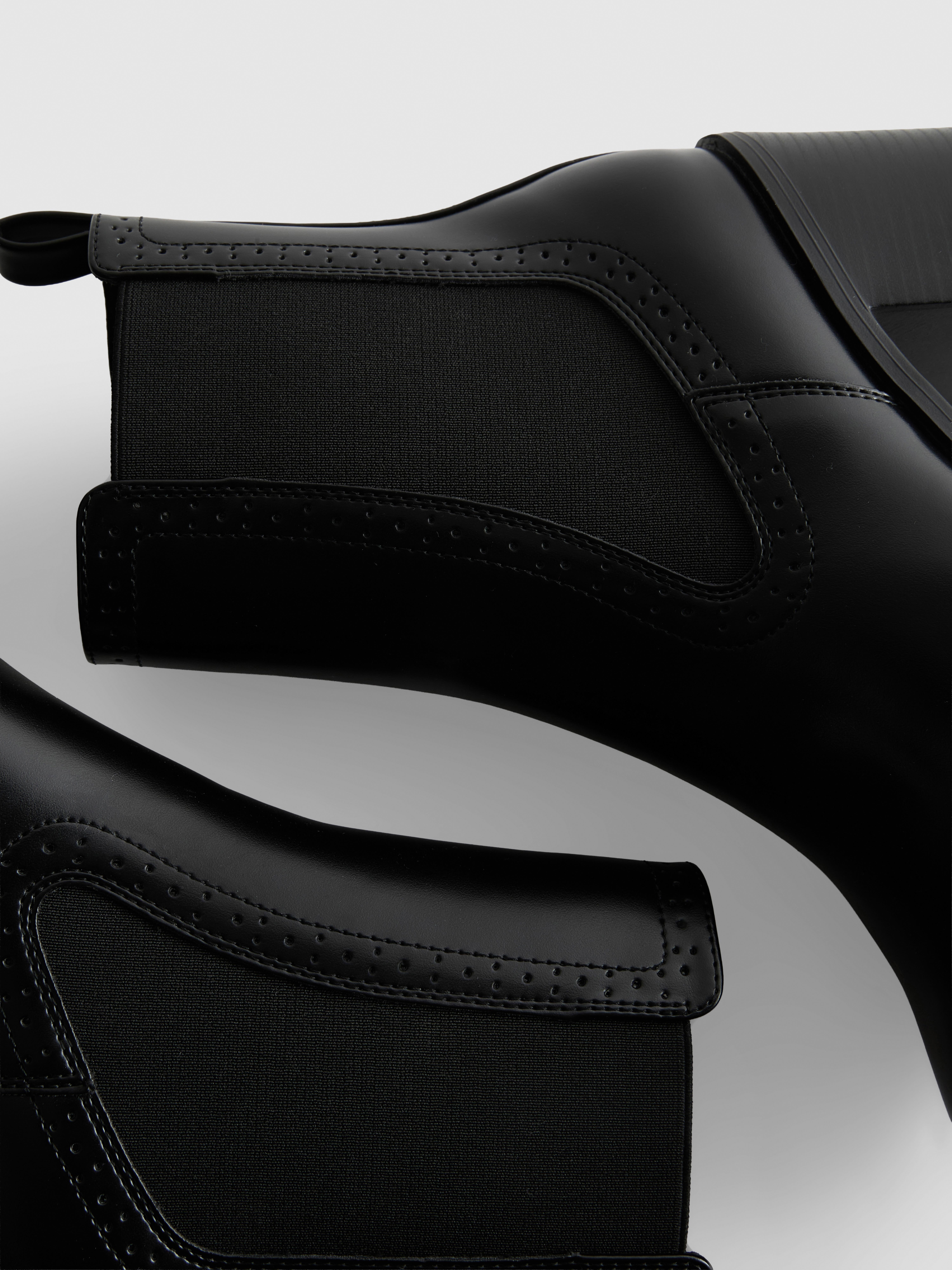 Block Heel Chelsea Boots