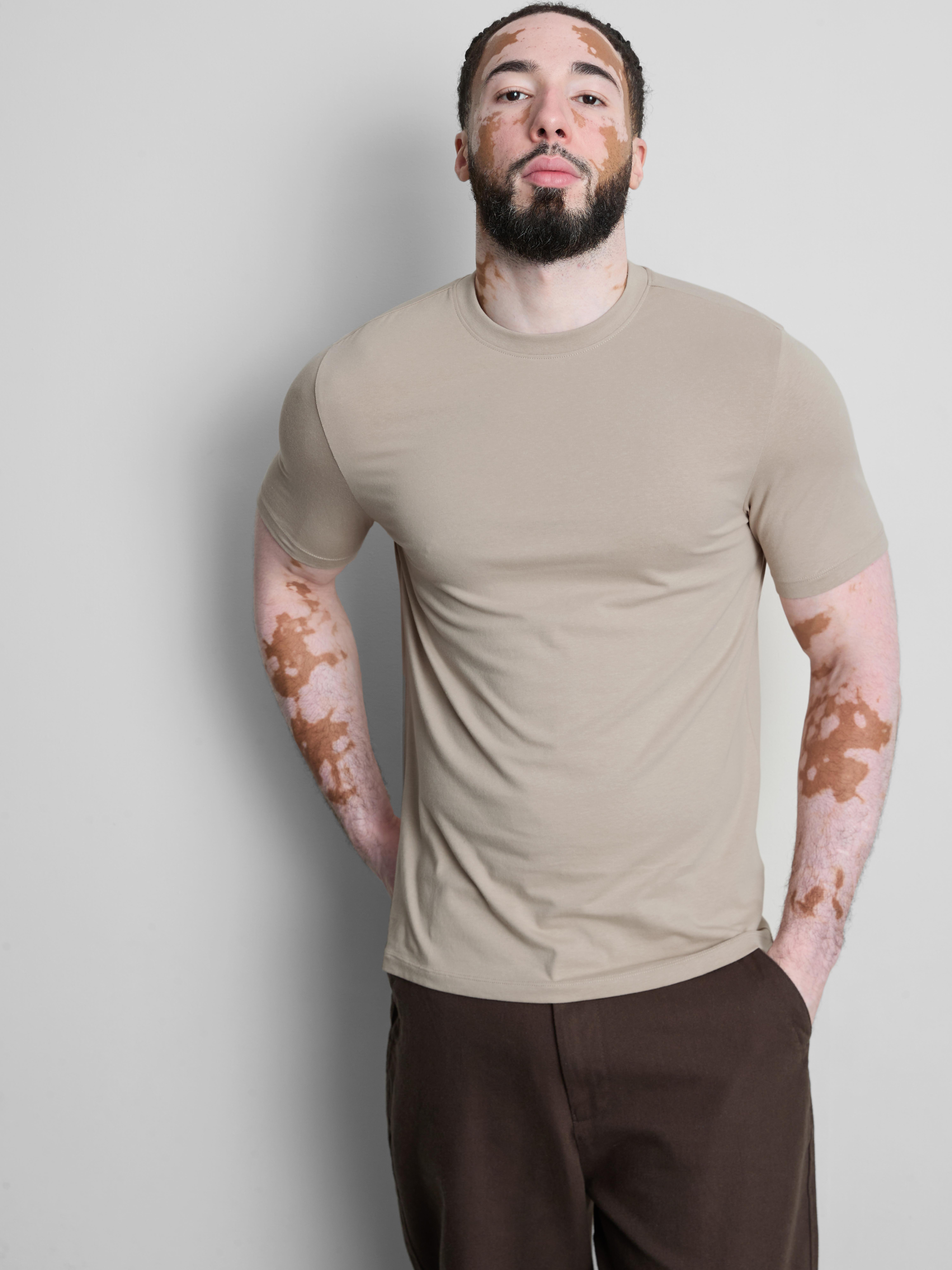 Relaxed Fit LYCRA® T-Shirt
