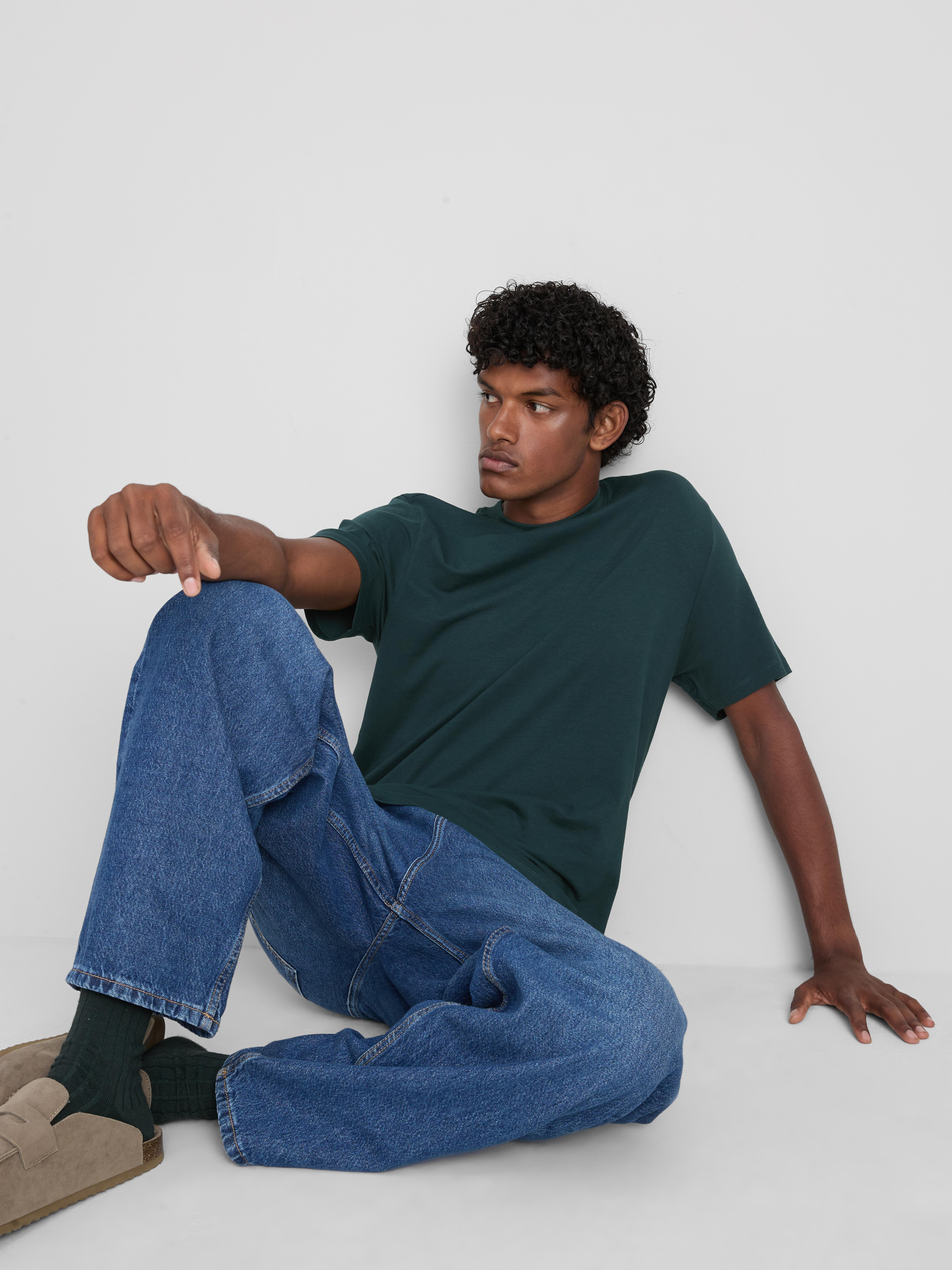 Relaxed Fit LYCRA® T-Shirt