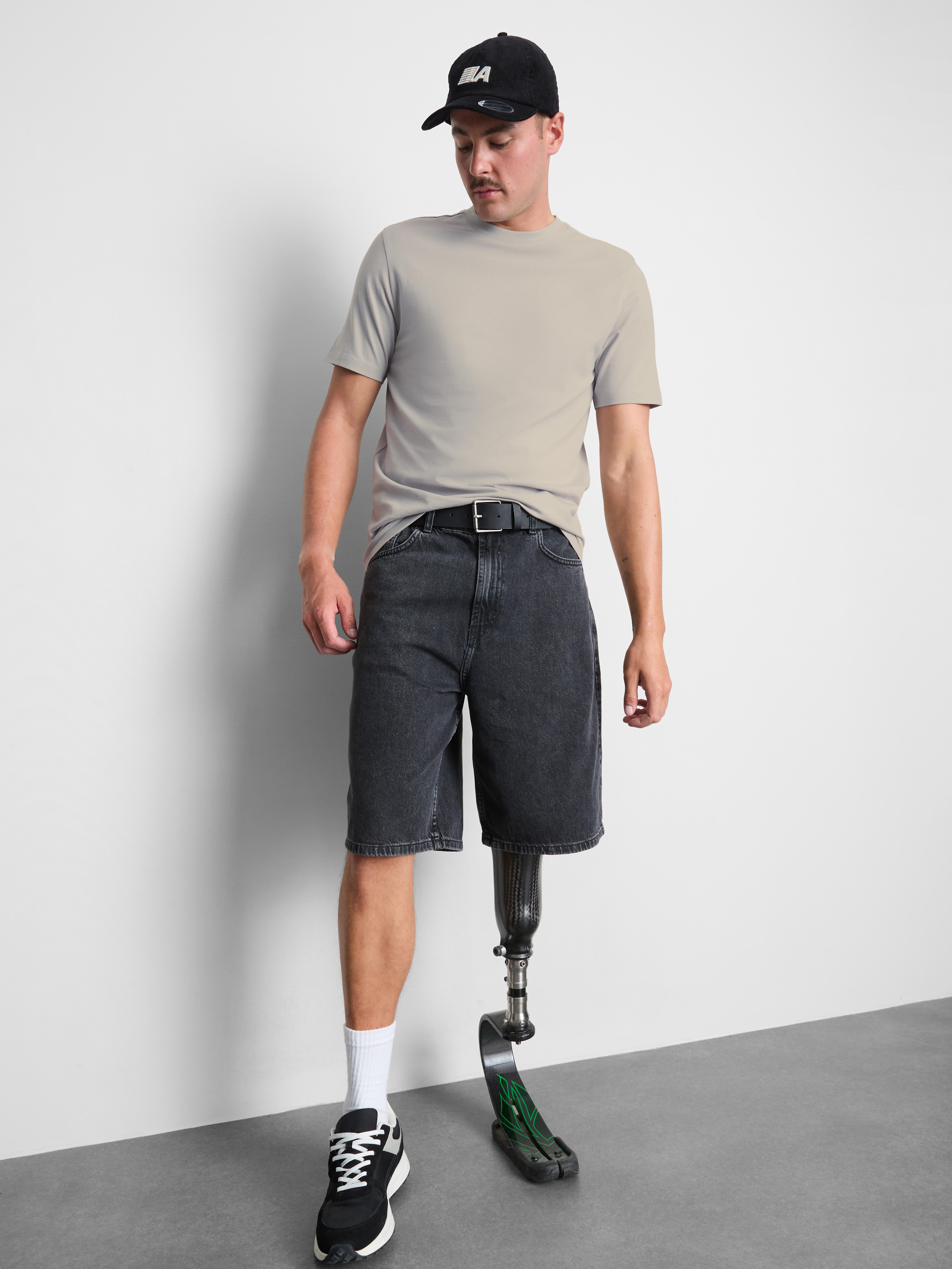 Relaxed Fit LYCRA® T-Shirt