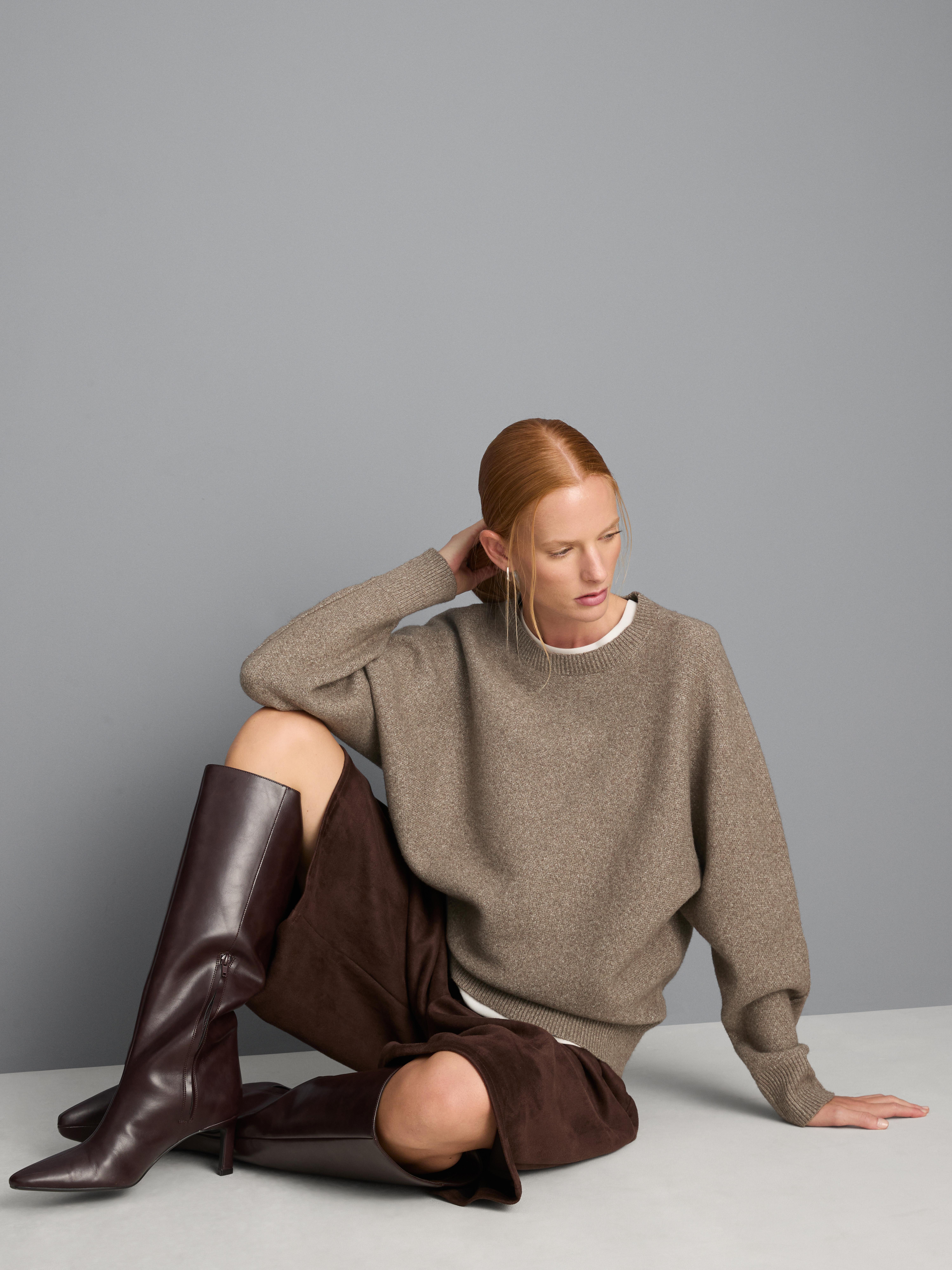 Dzianinowy sweter oversize ze zwężanym dołem