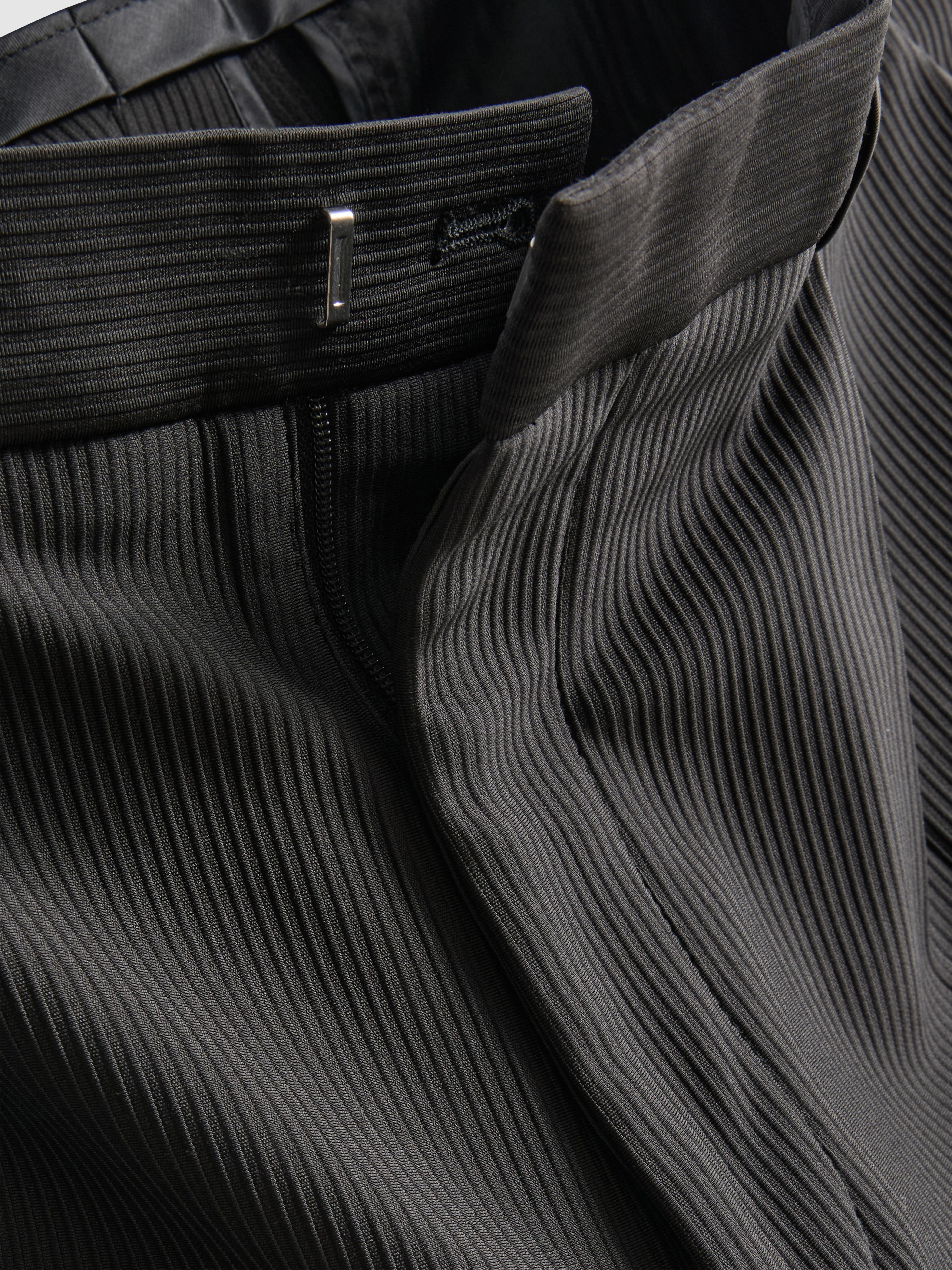 The Edit Regular Fit Plissé Suit Pants