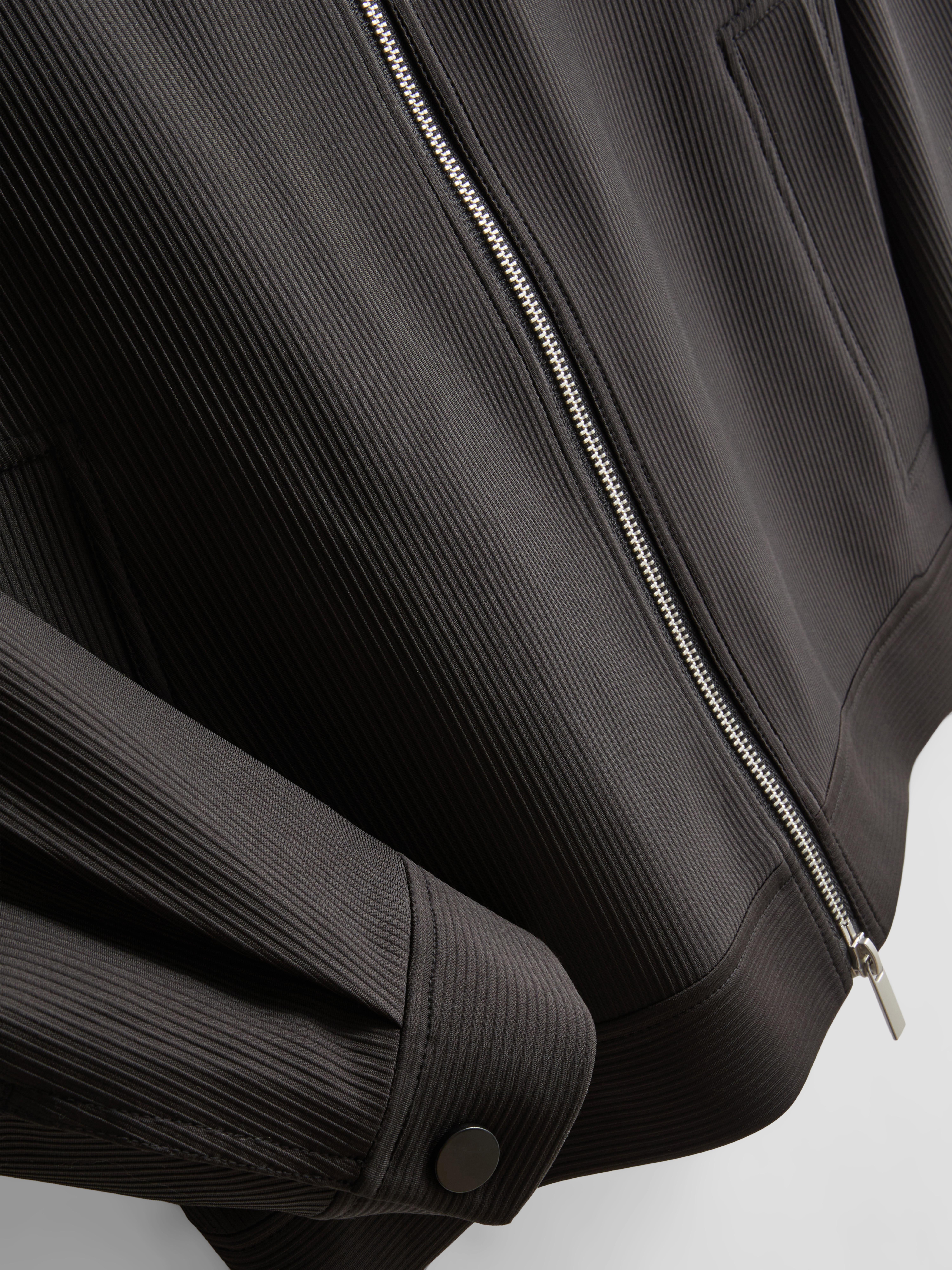 The Edit Regular Fit Plissé Zip Jacket