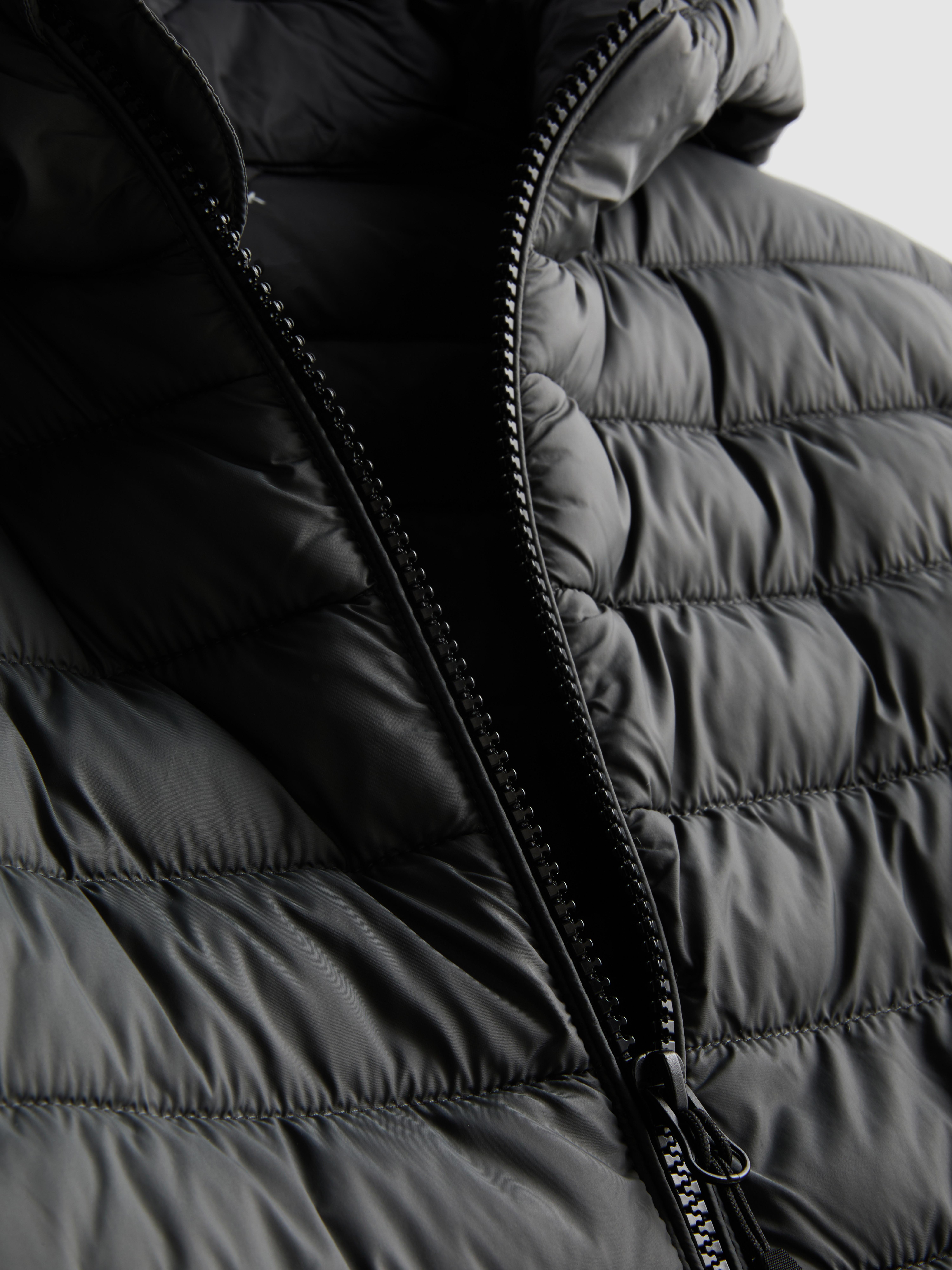 Wattierte Jacke mit Kapuze