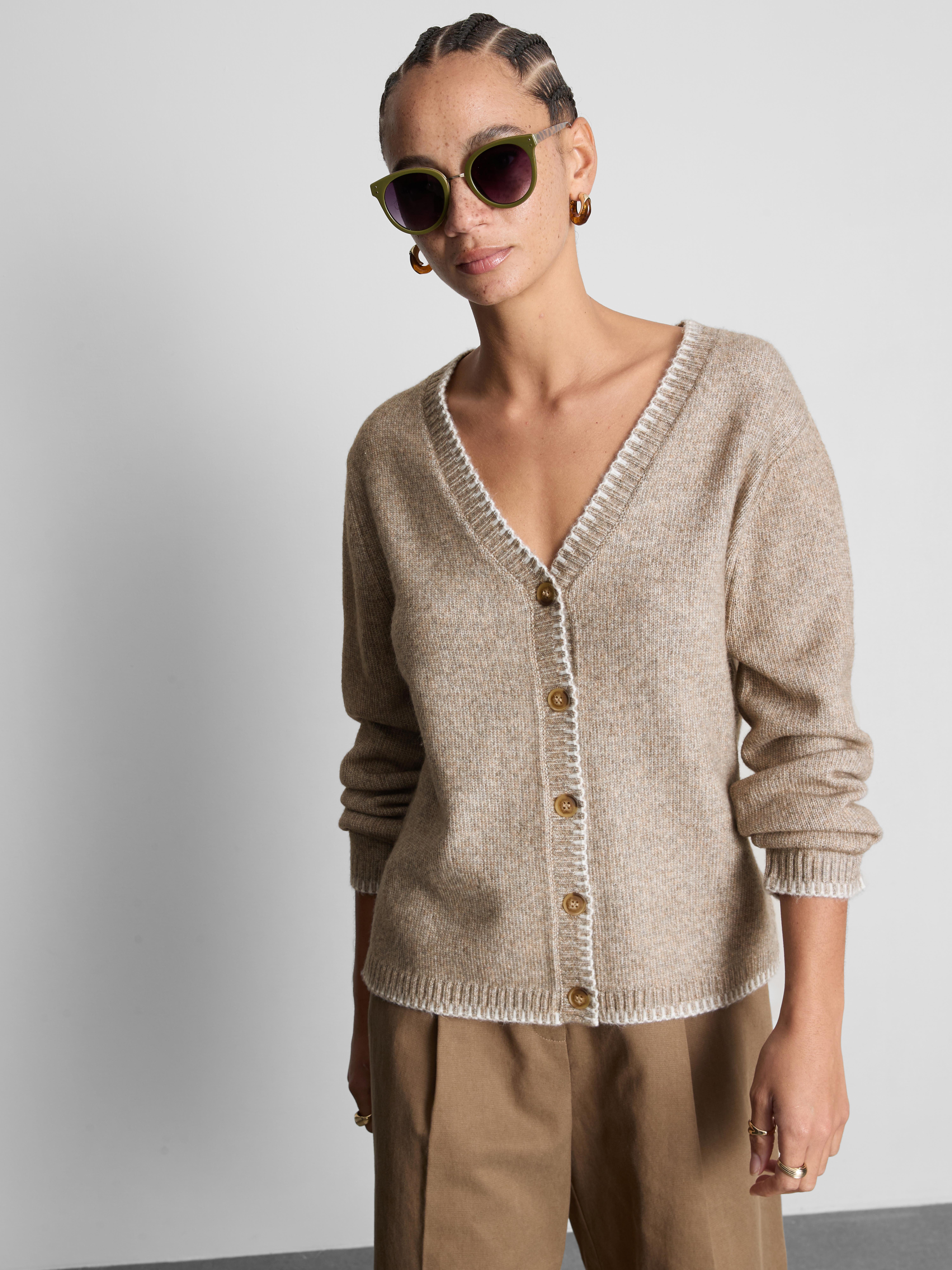 „Halo Stitch“ Cardigan mit V-Ausschnitt Hellbeige
