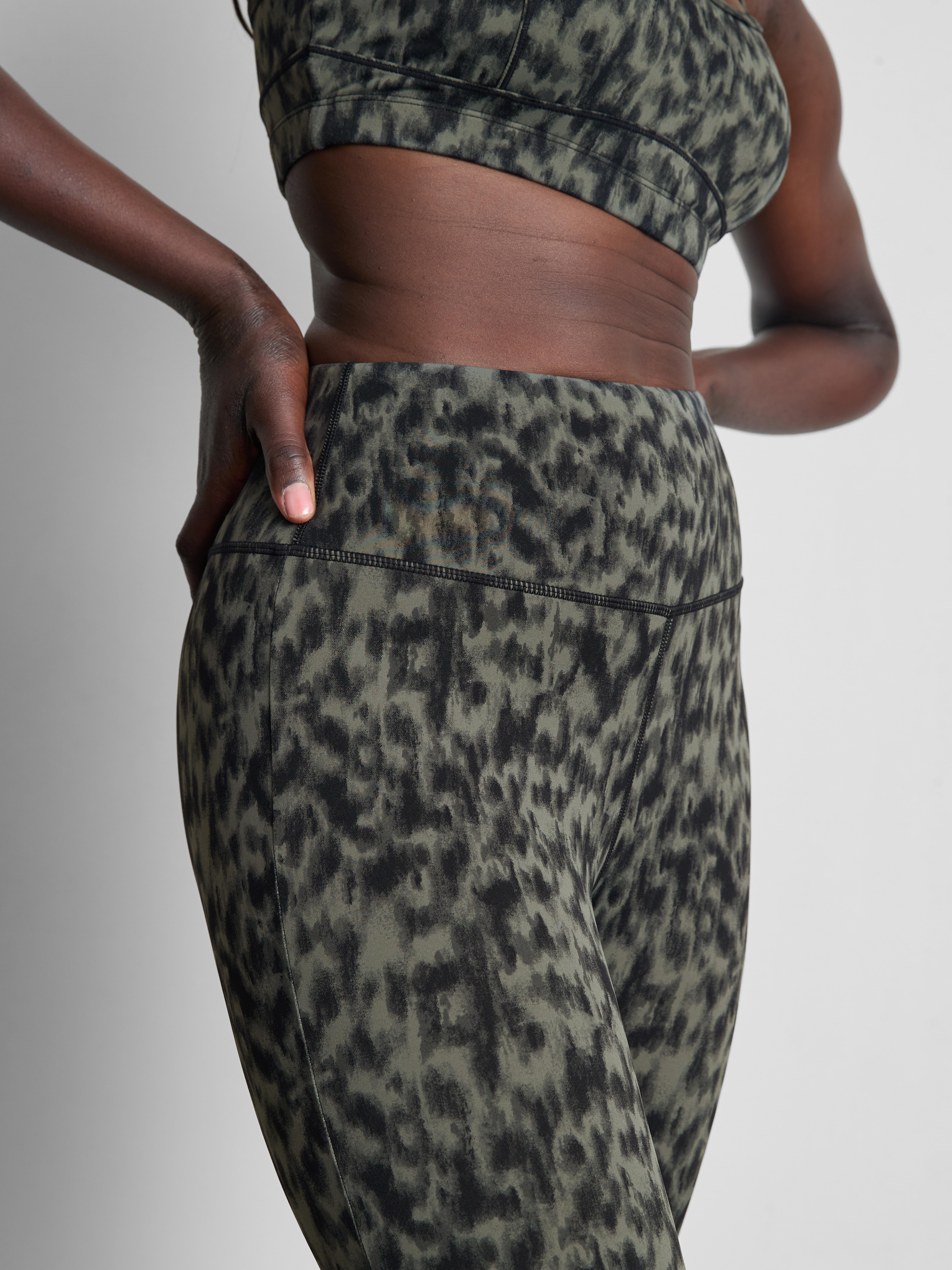 High-Waisted Leopard Print Active Leggings