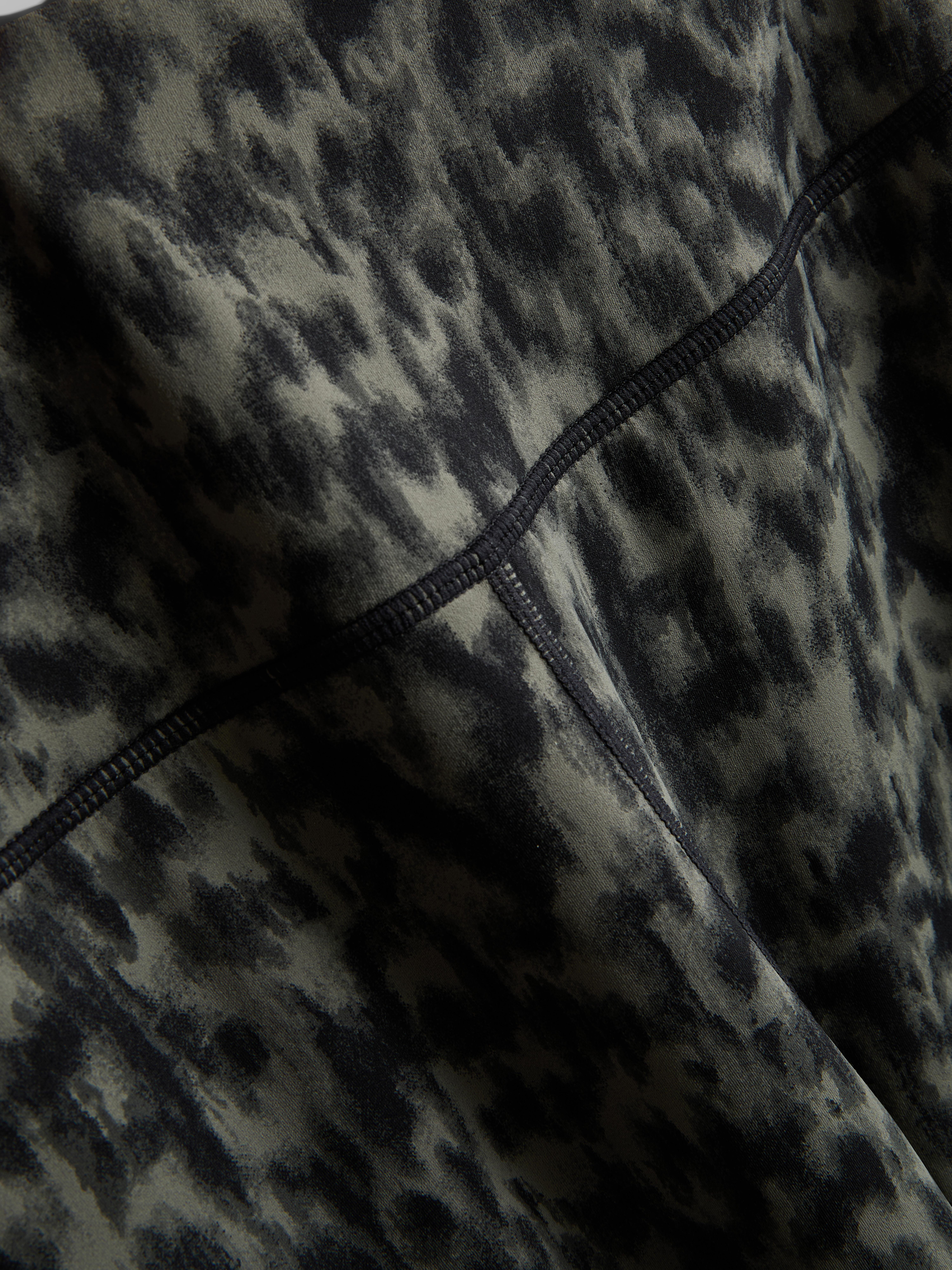 High-Waisted Leopard Print Active Leggings