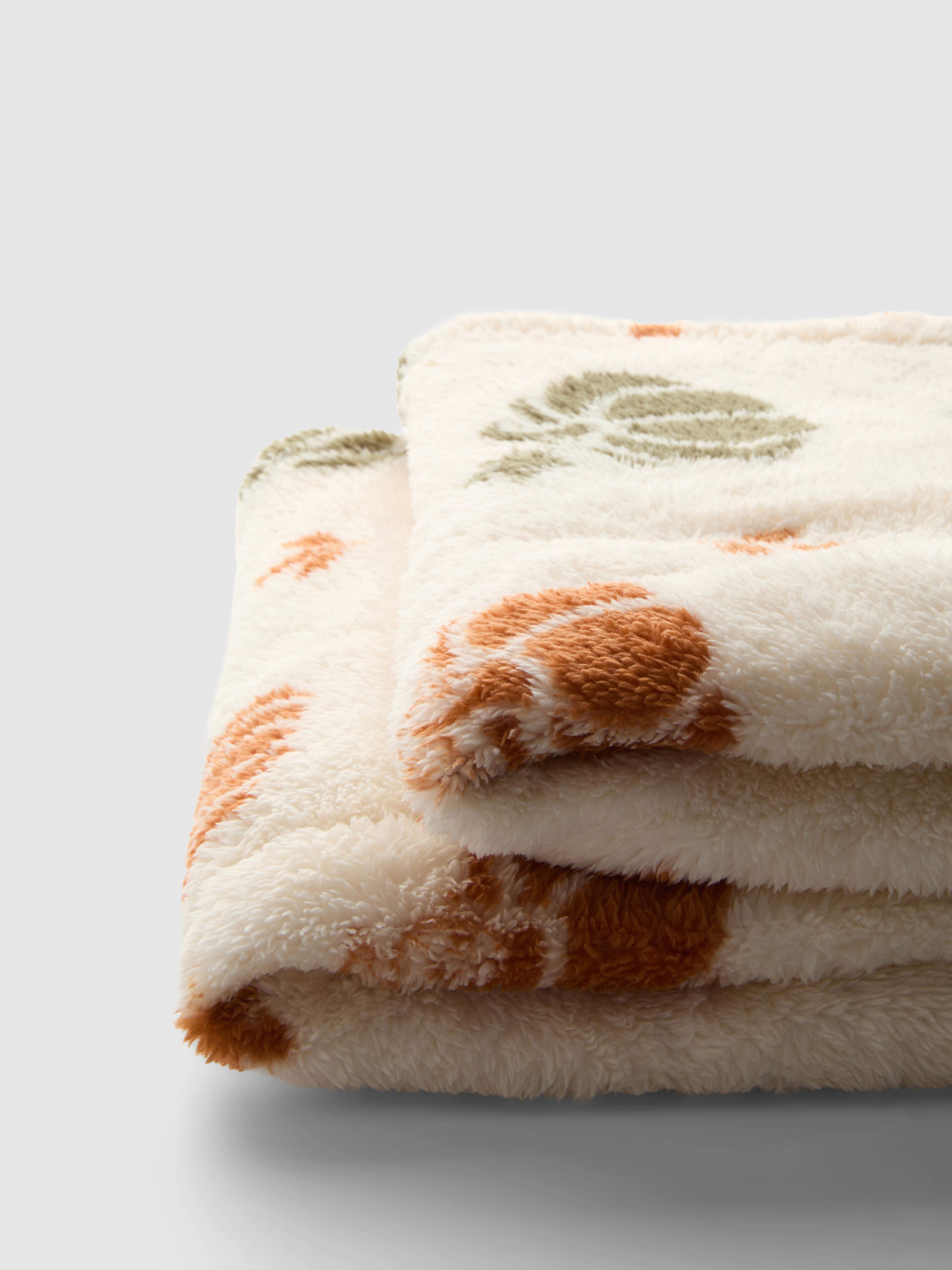 Pumpkin Plush Throw