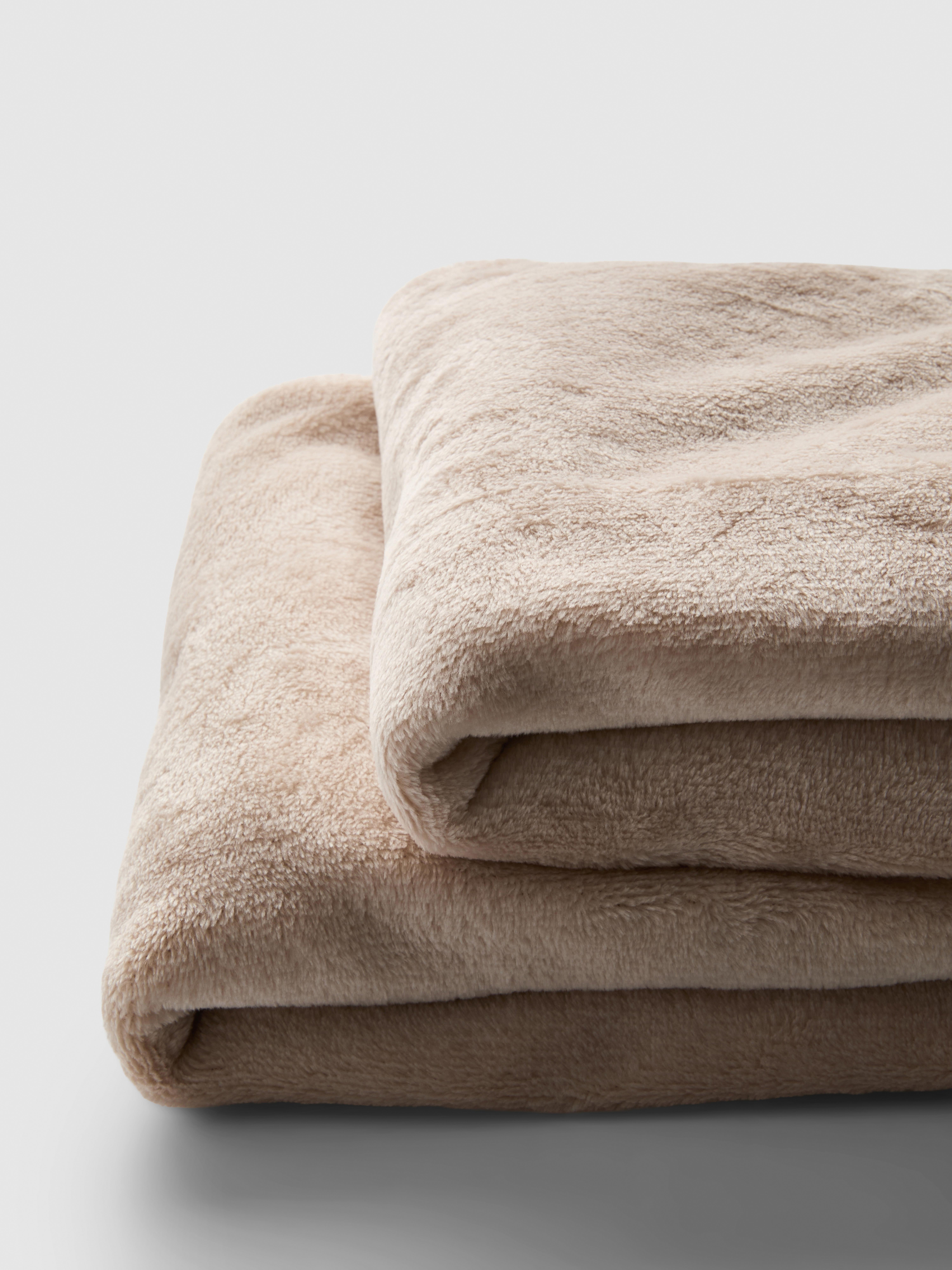 Superweicher Fleece-Überwurf