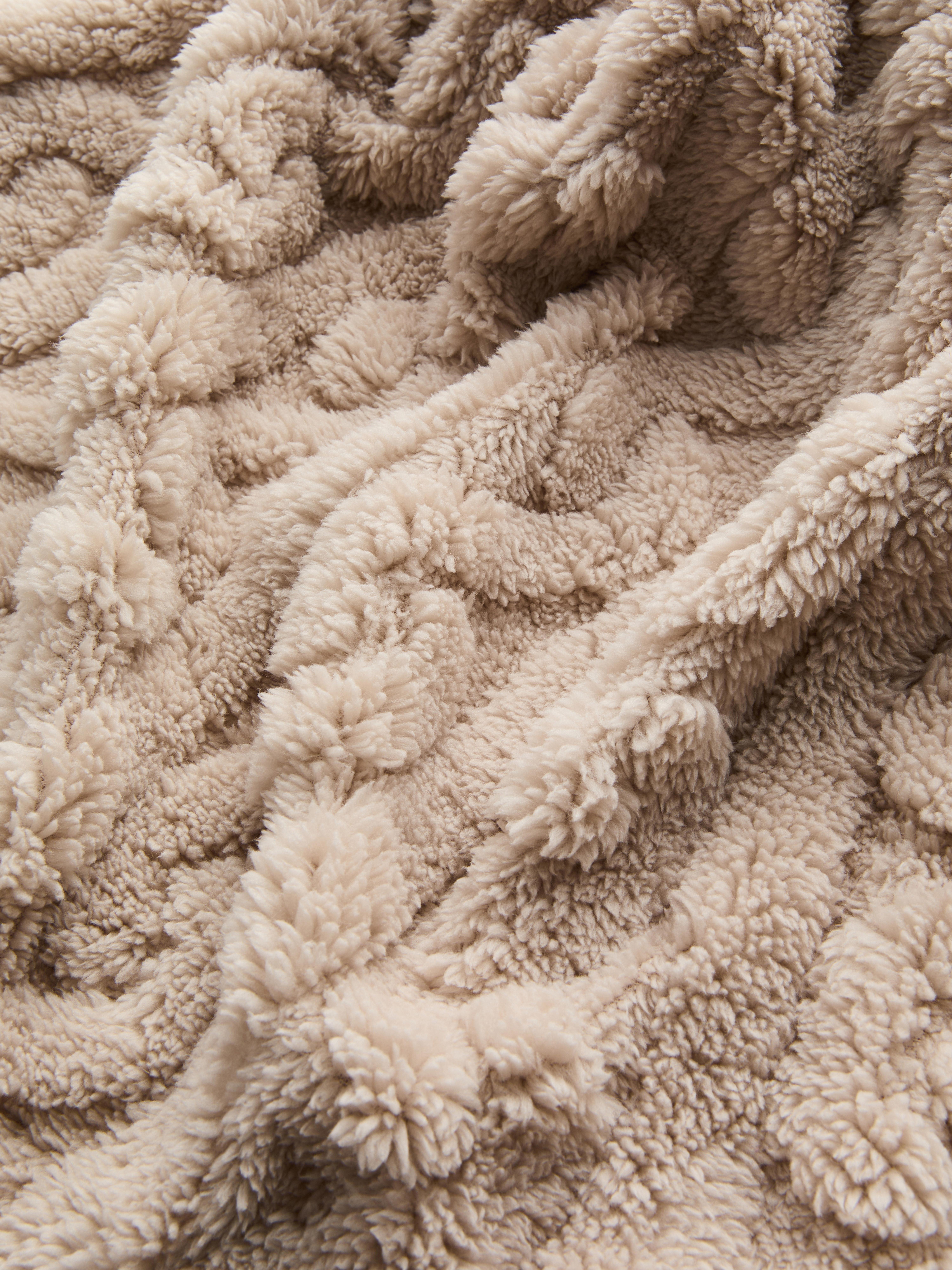 Cable Knit Effect Large Throw