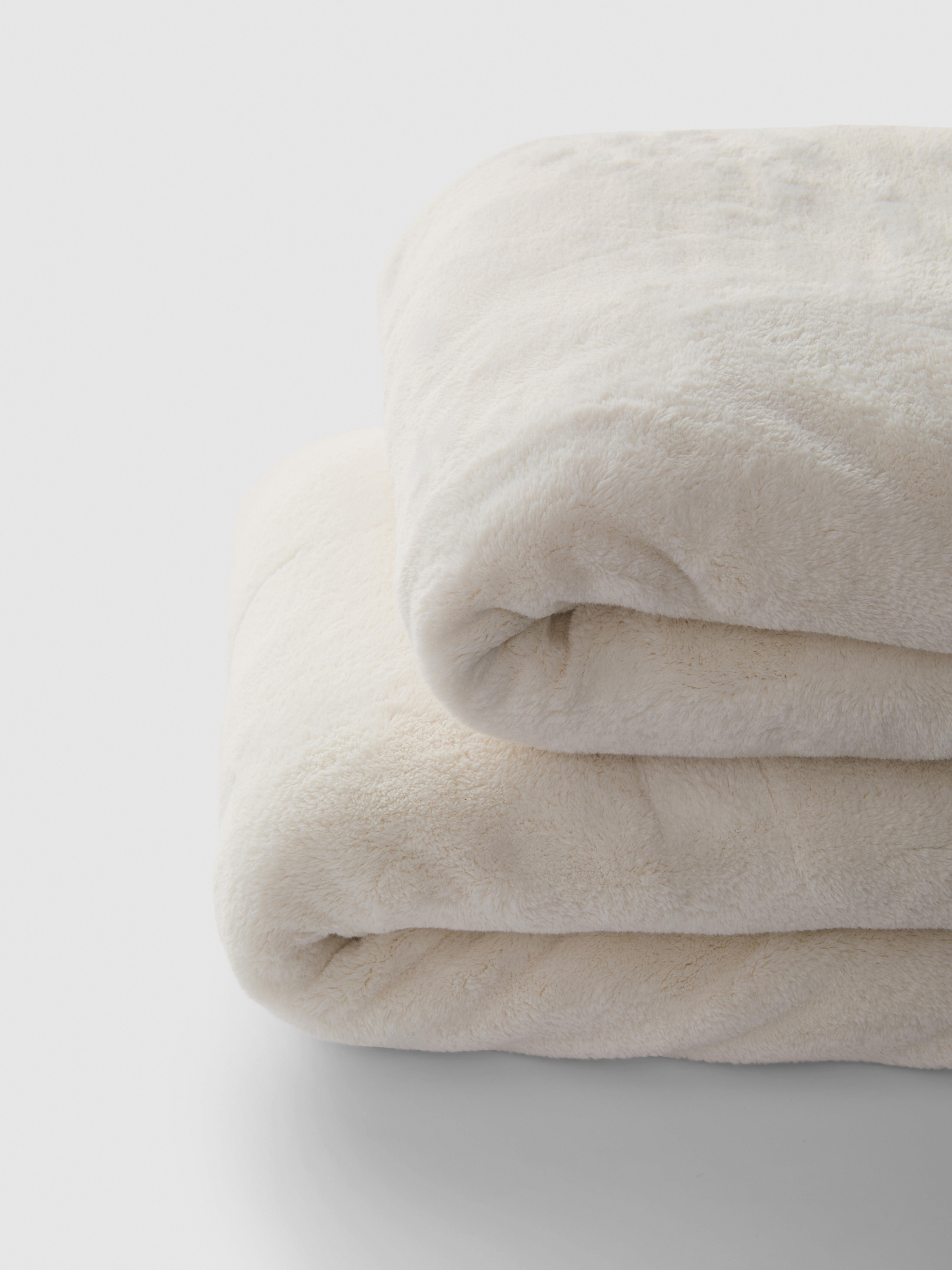 Blanket Stitch Throw Cream