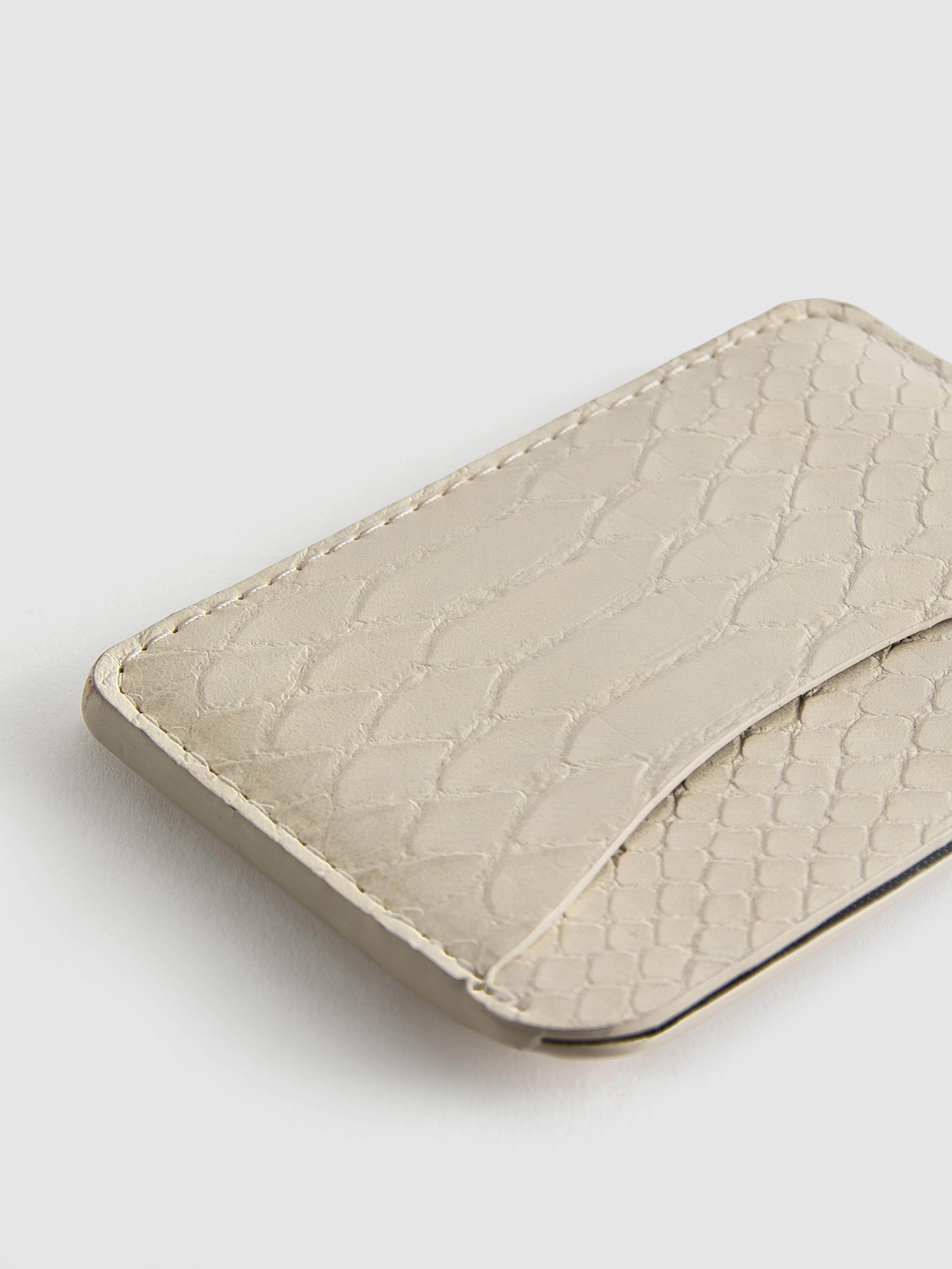 Snake-Effect Card Holder