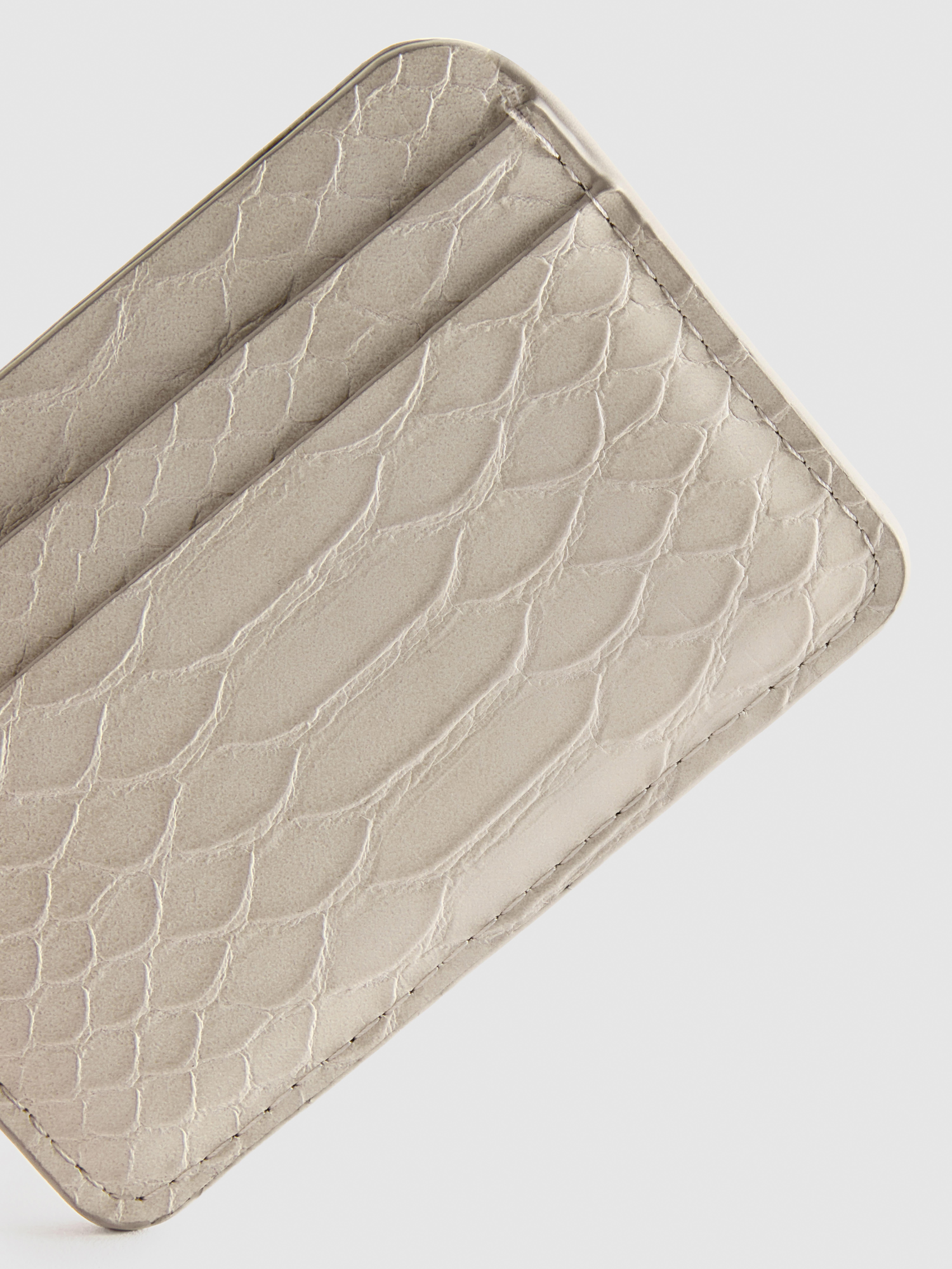 Snake-Effect Card Holder