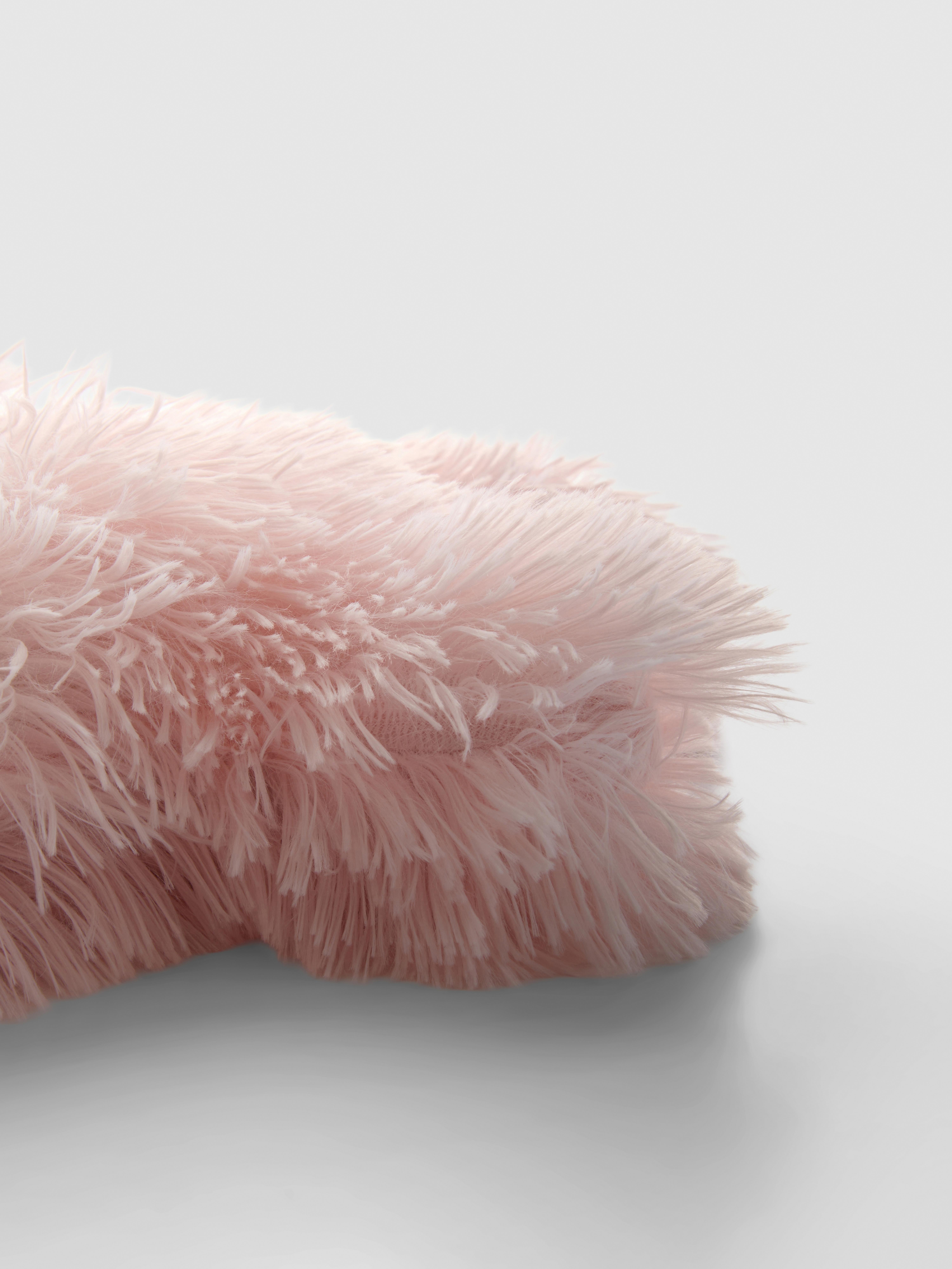 Pom Pom-Style Star Cushion